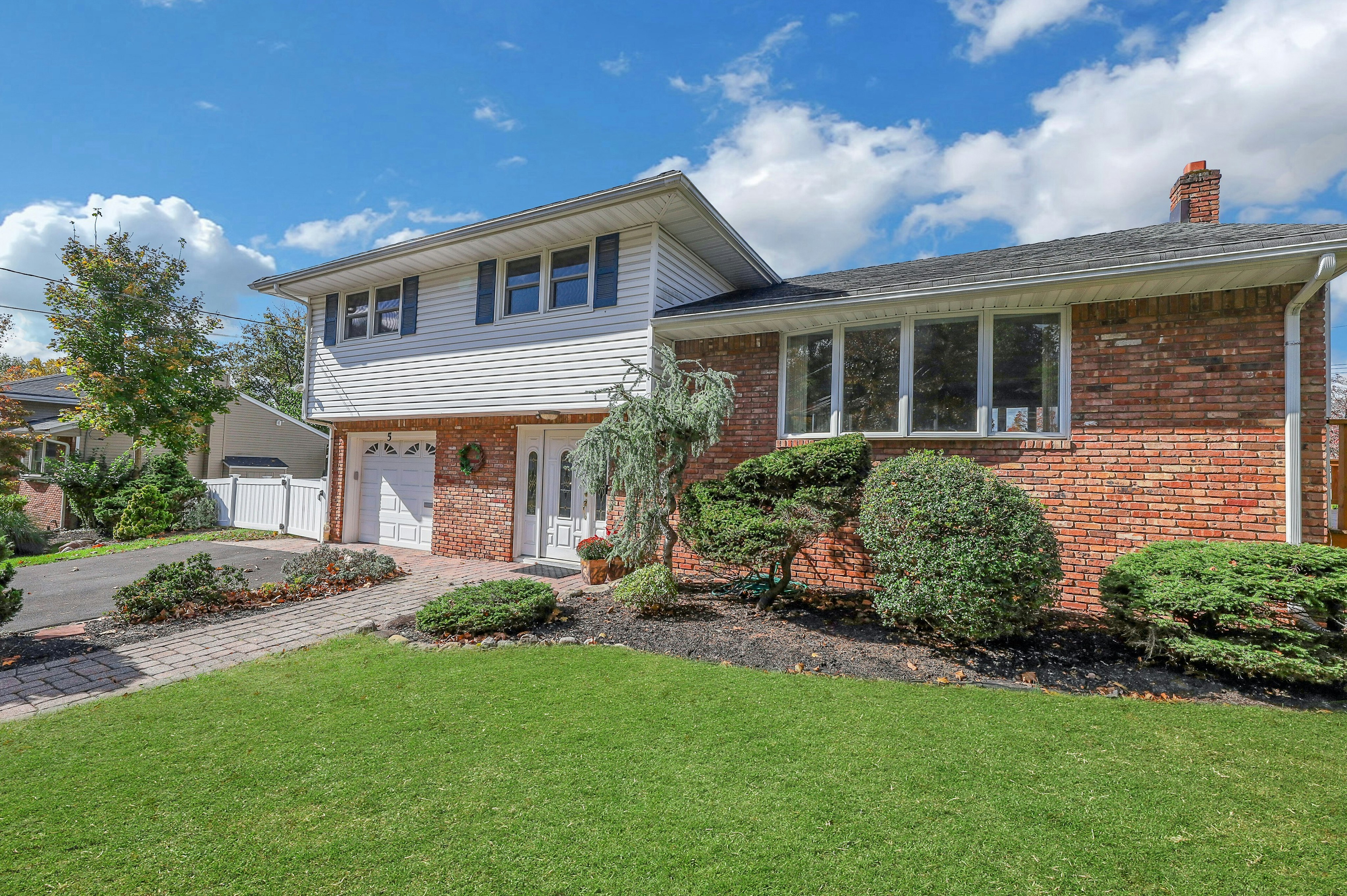 5 Forest Knoll Drive 