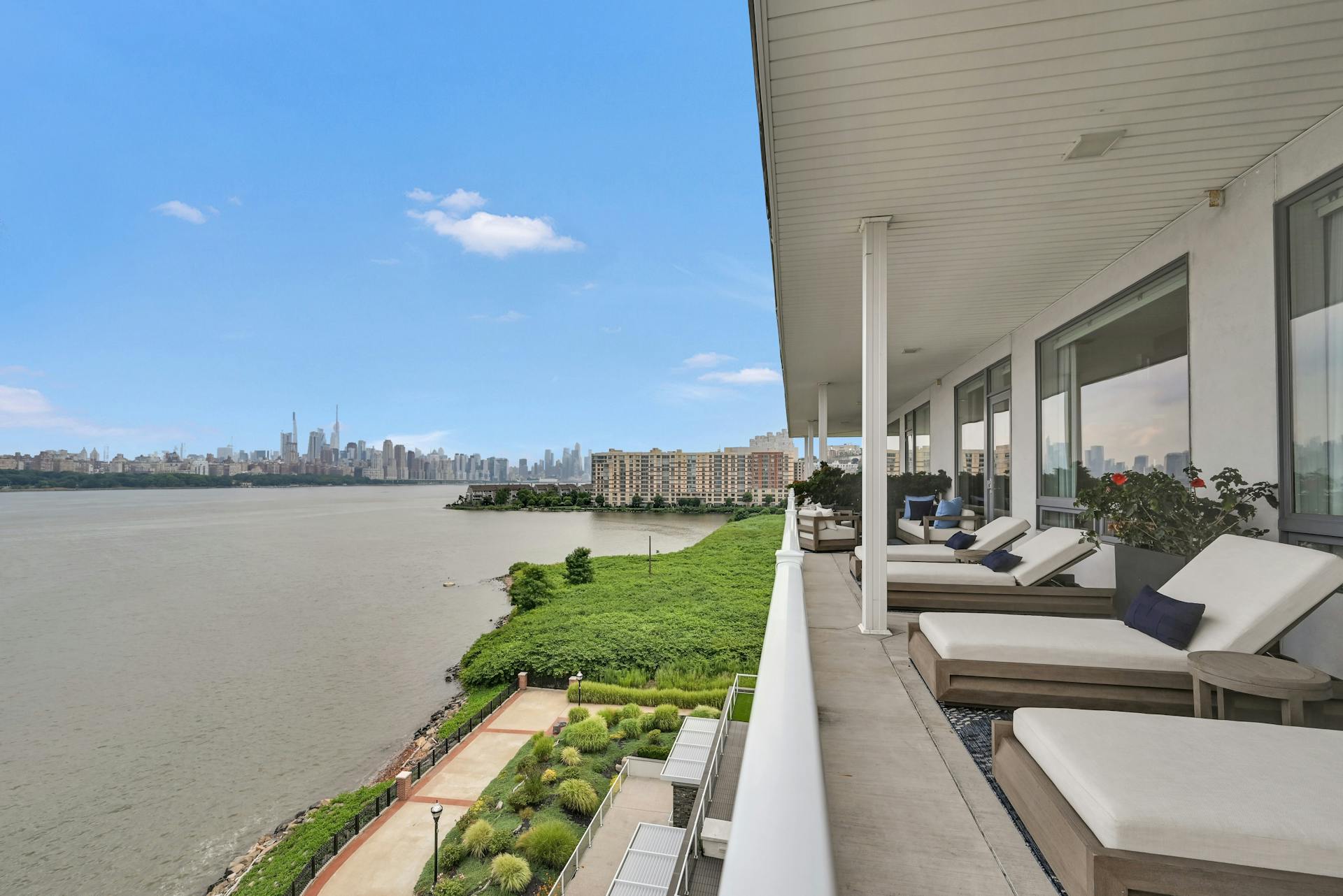 3 Somerset Lane 611