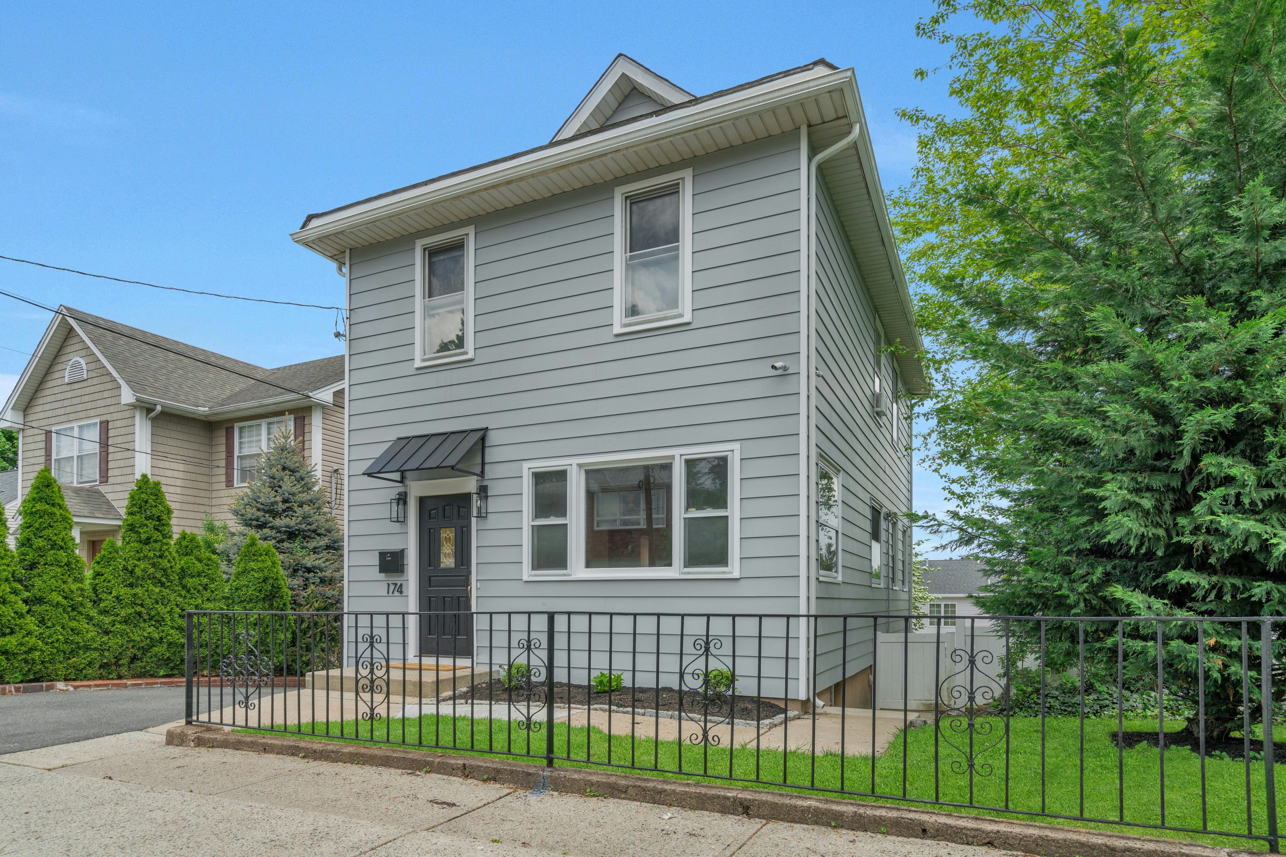 174 Columbia Street 