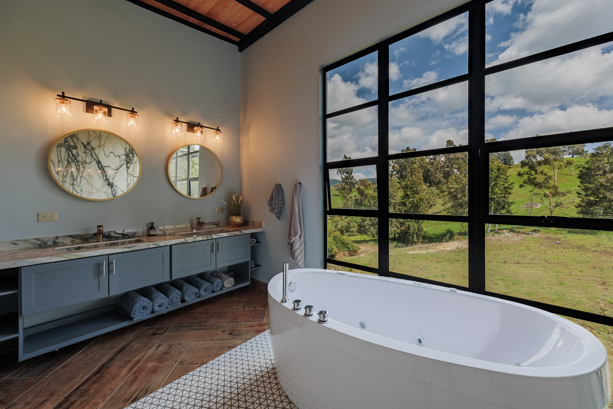 A Contemporary Mountain Estate In The Andes... 