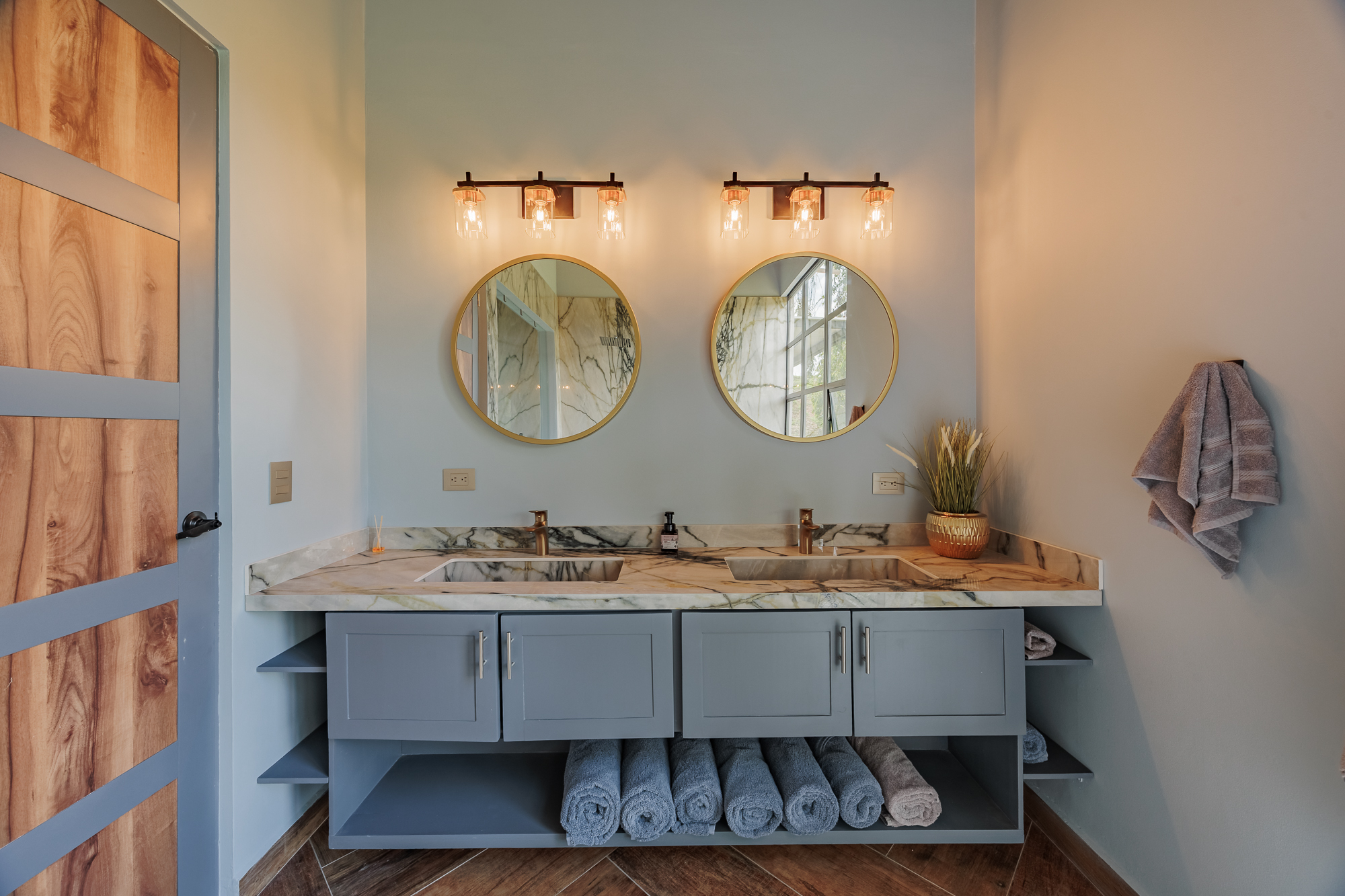 A Contemporary Mountain Estate In The Andes... 