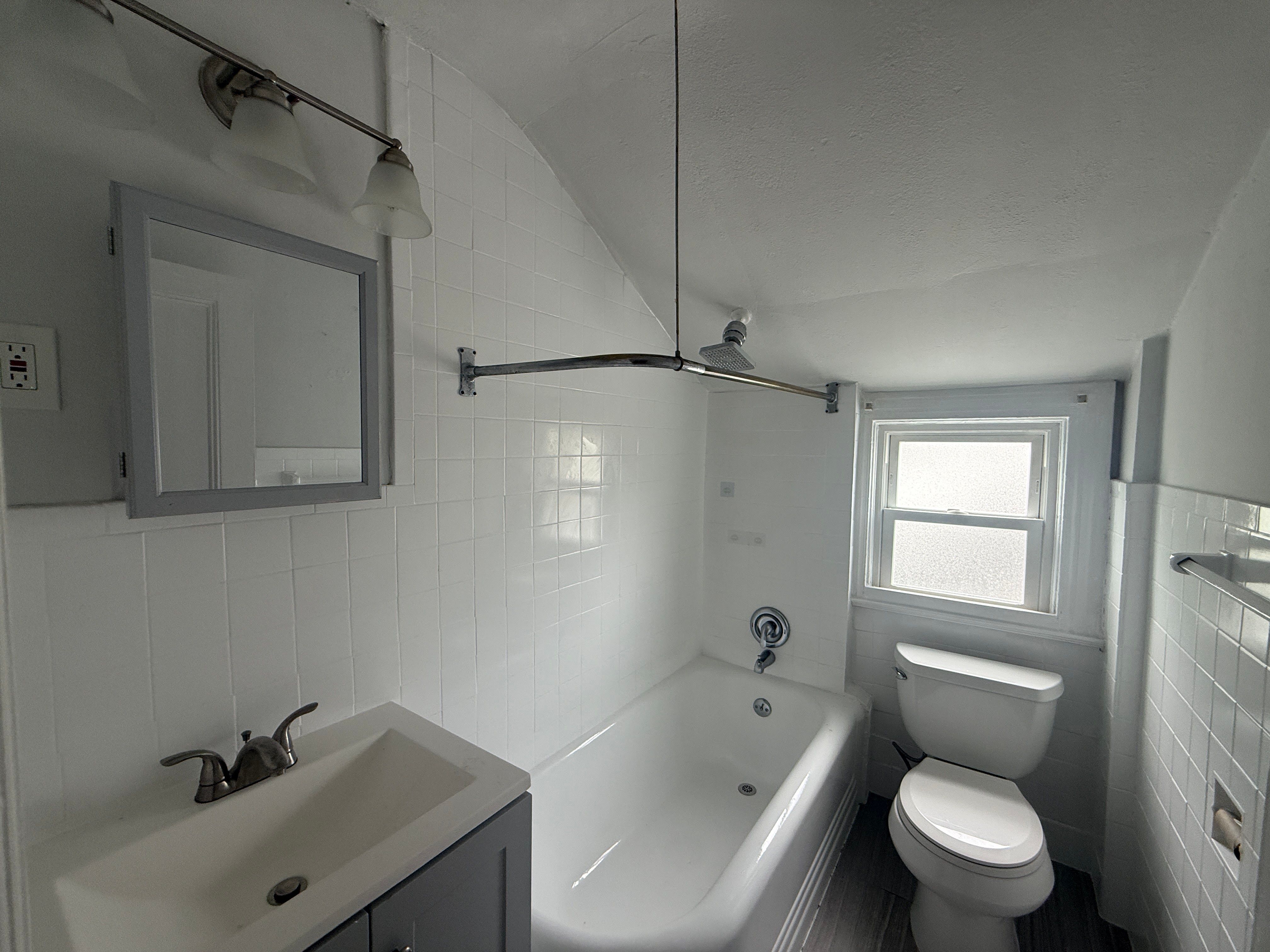 206 Bellevue Avenue Unit 3
