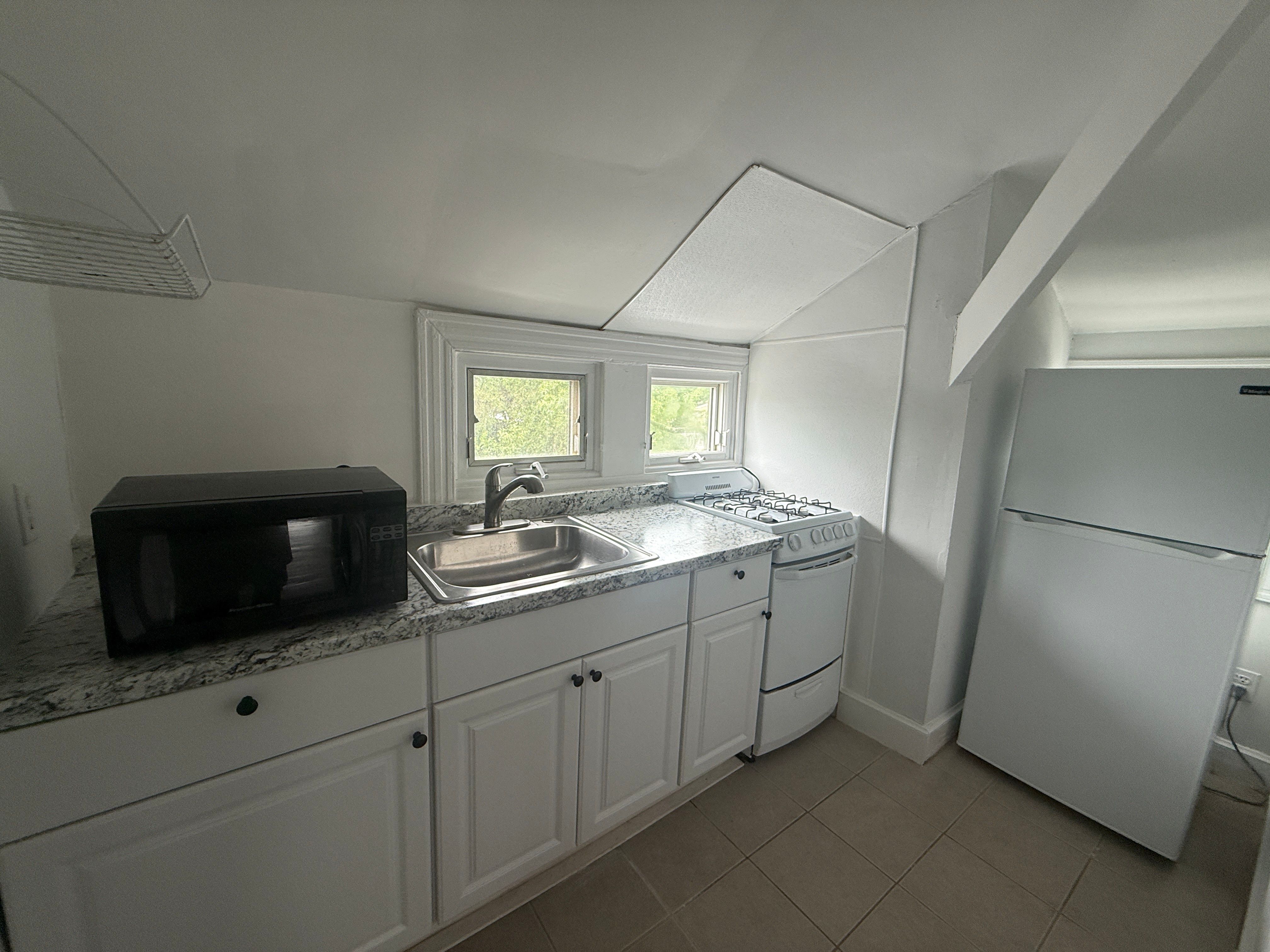 206 Bellevue Avenue Unit 3