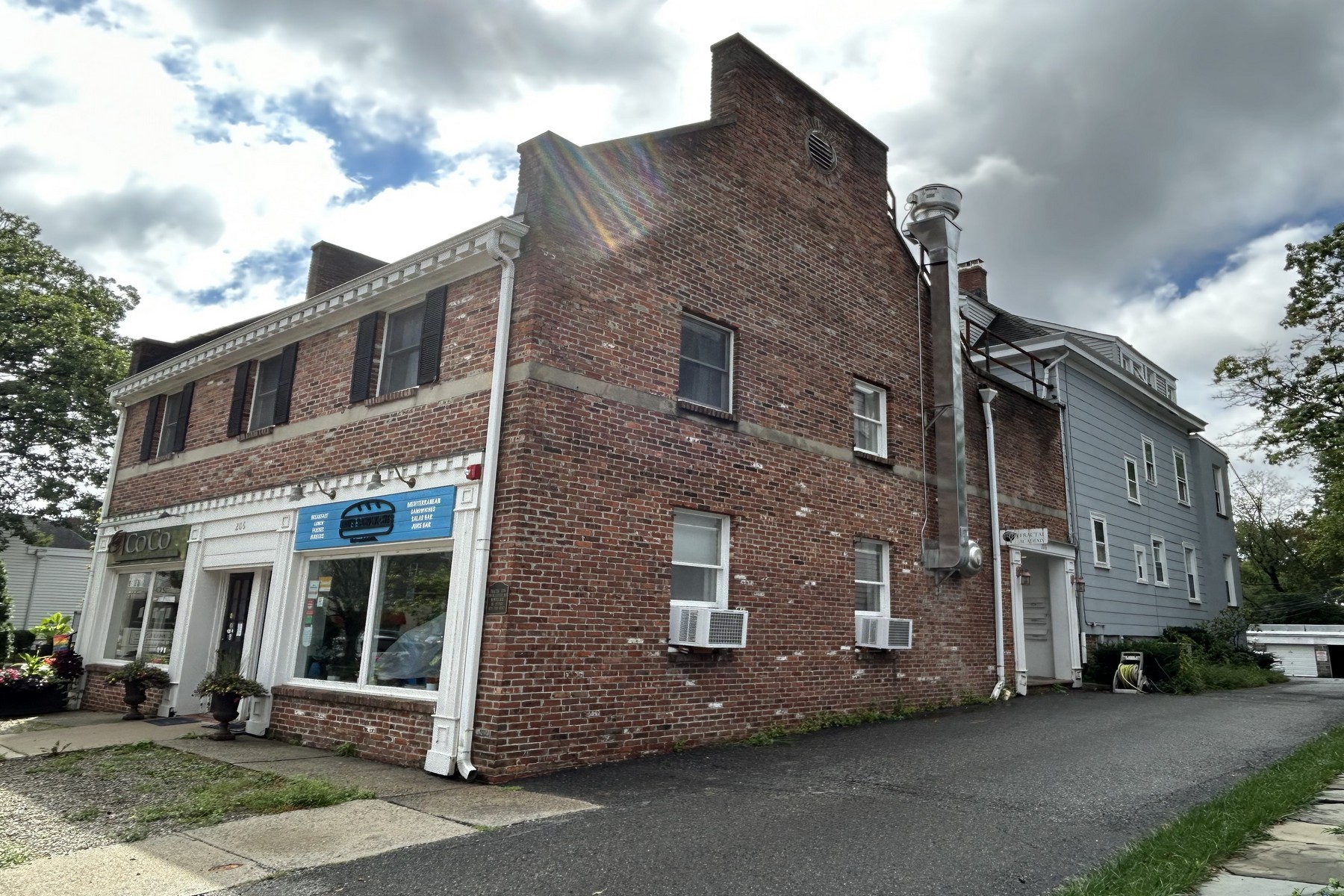 206 Bellevue Avenue Unit 3