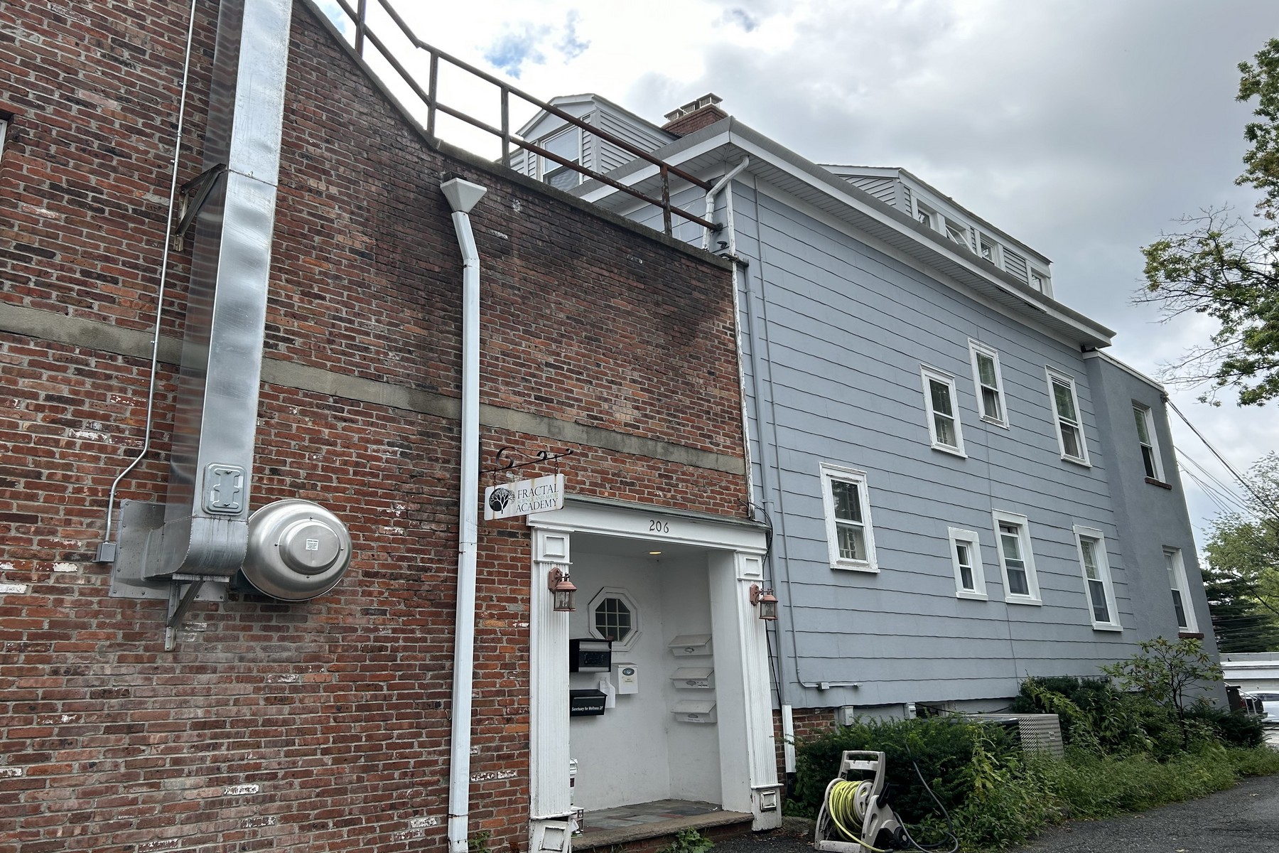 206 Bellevue Avenue Unit 3