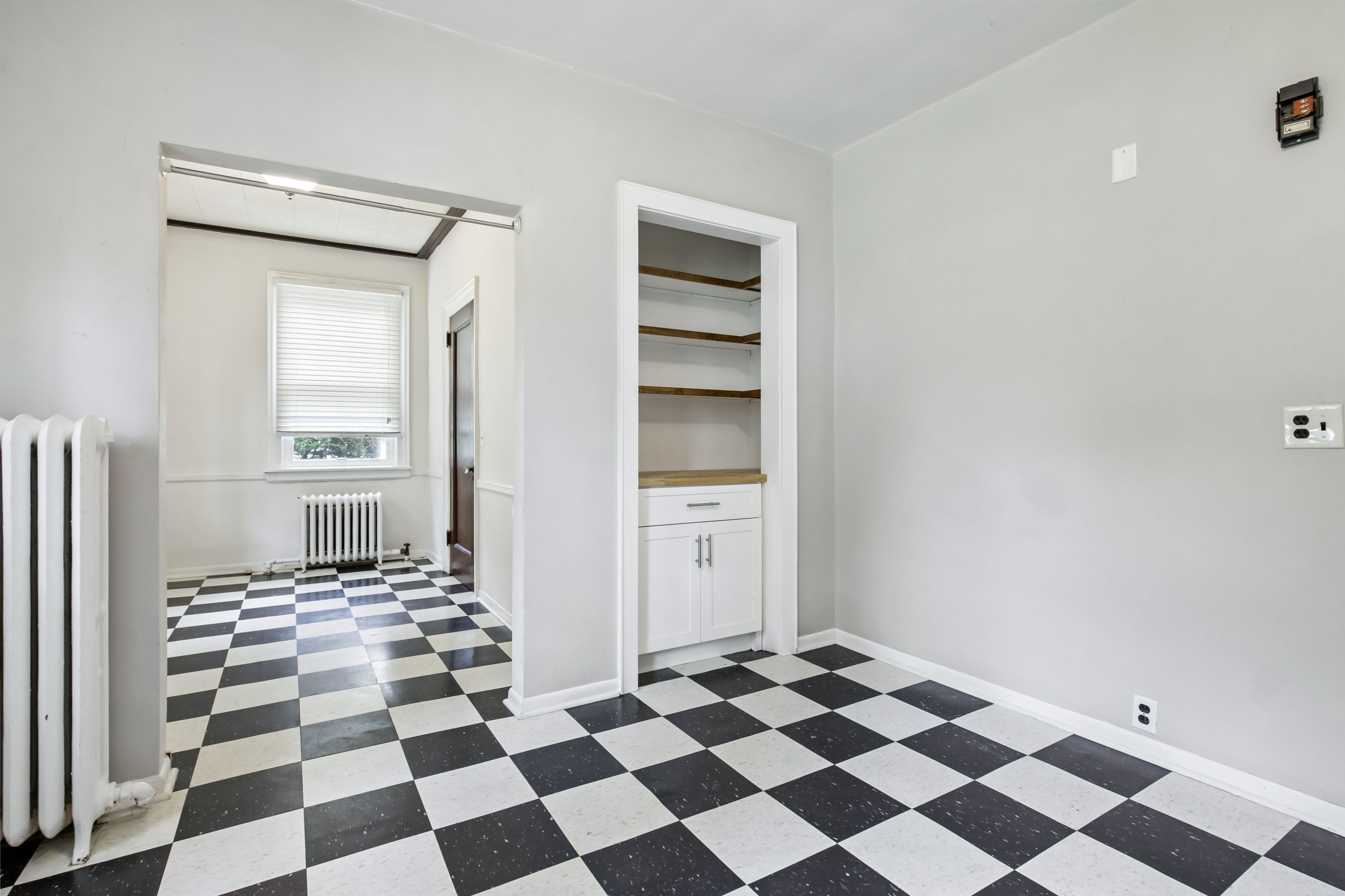 195 River Edge Road, 1 