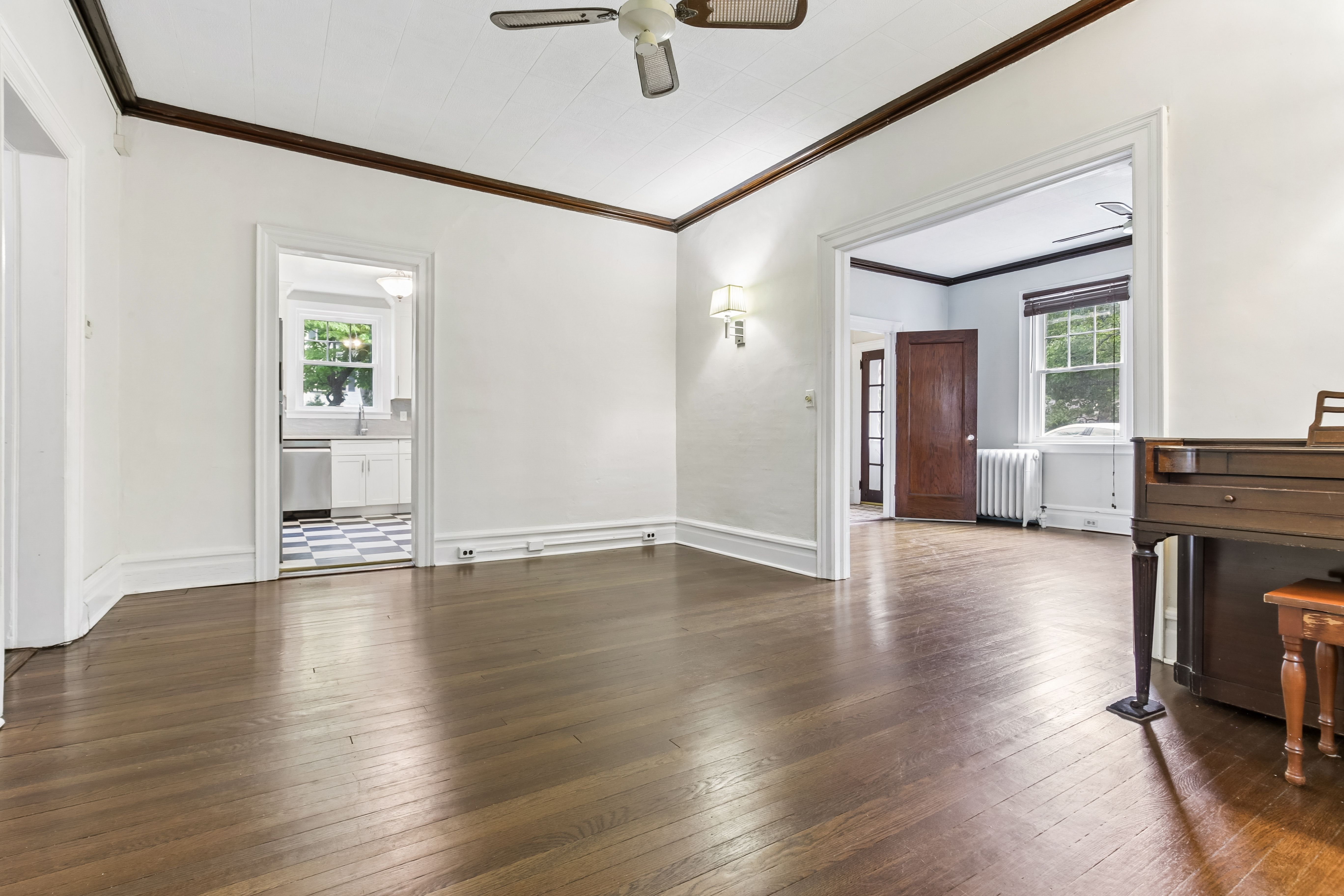 195 River Edge Road, 1 
