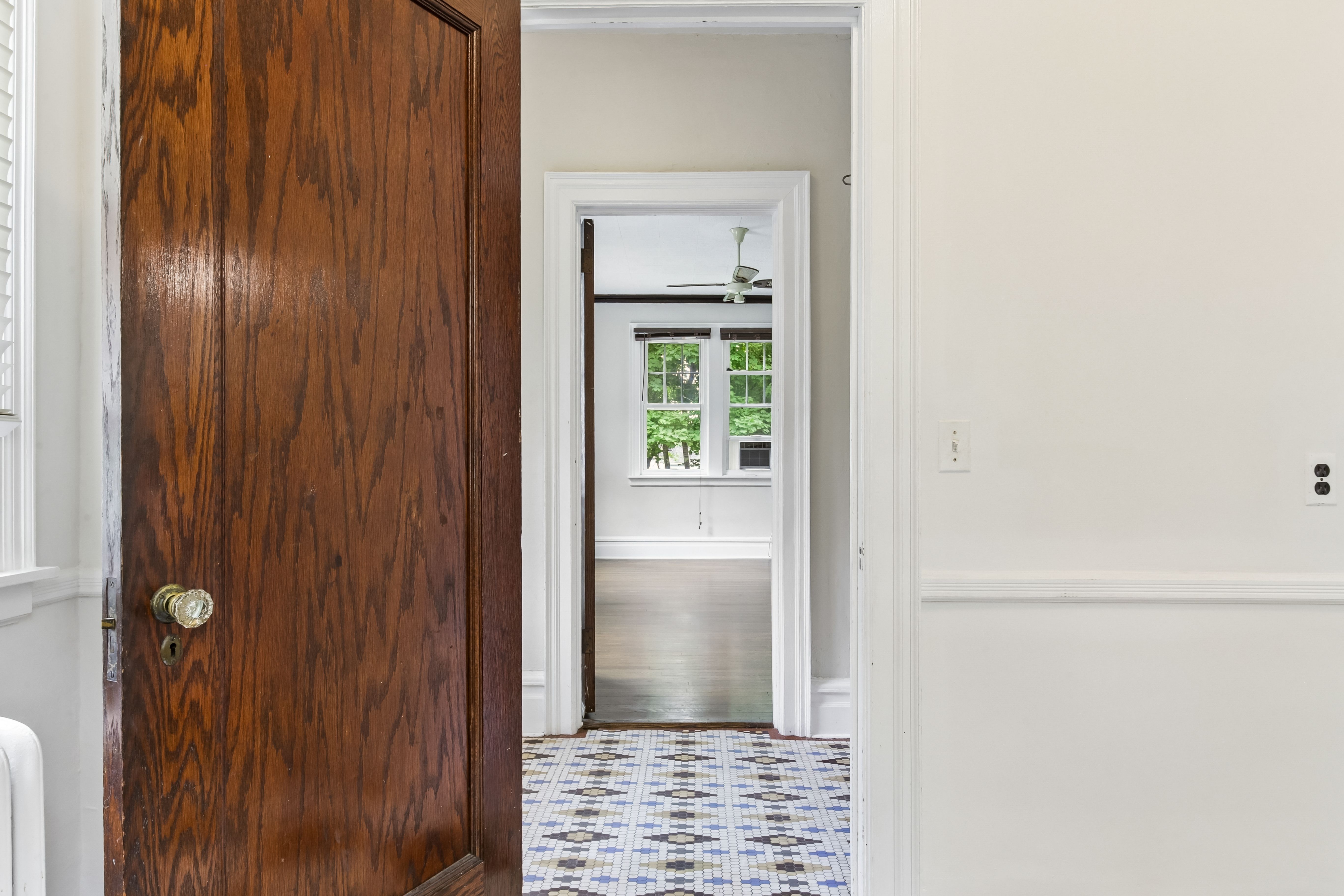 195 River Edge Road, 1 
