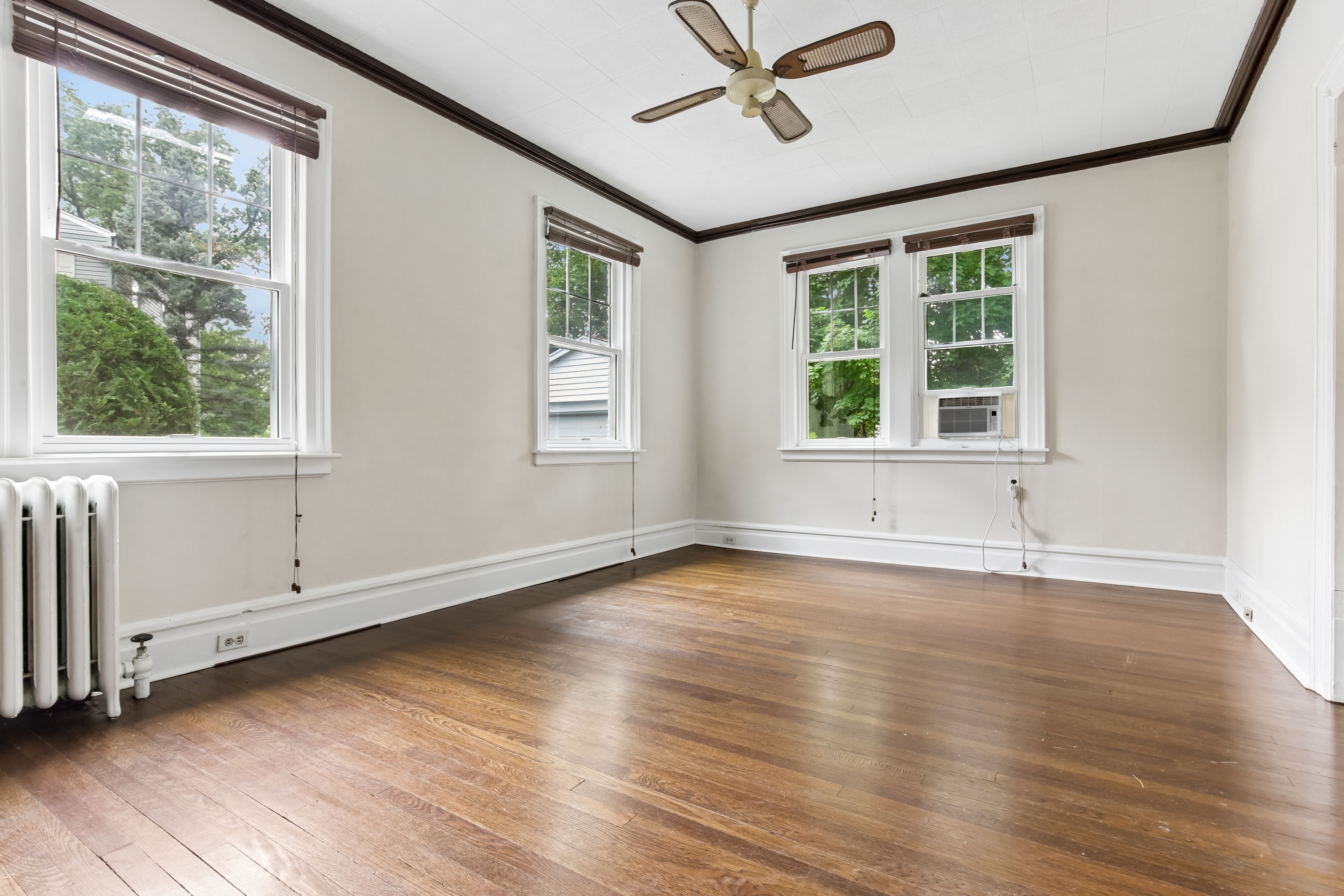 195 River Edge Road, 1 