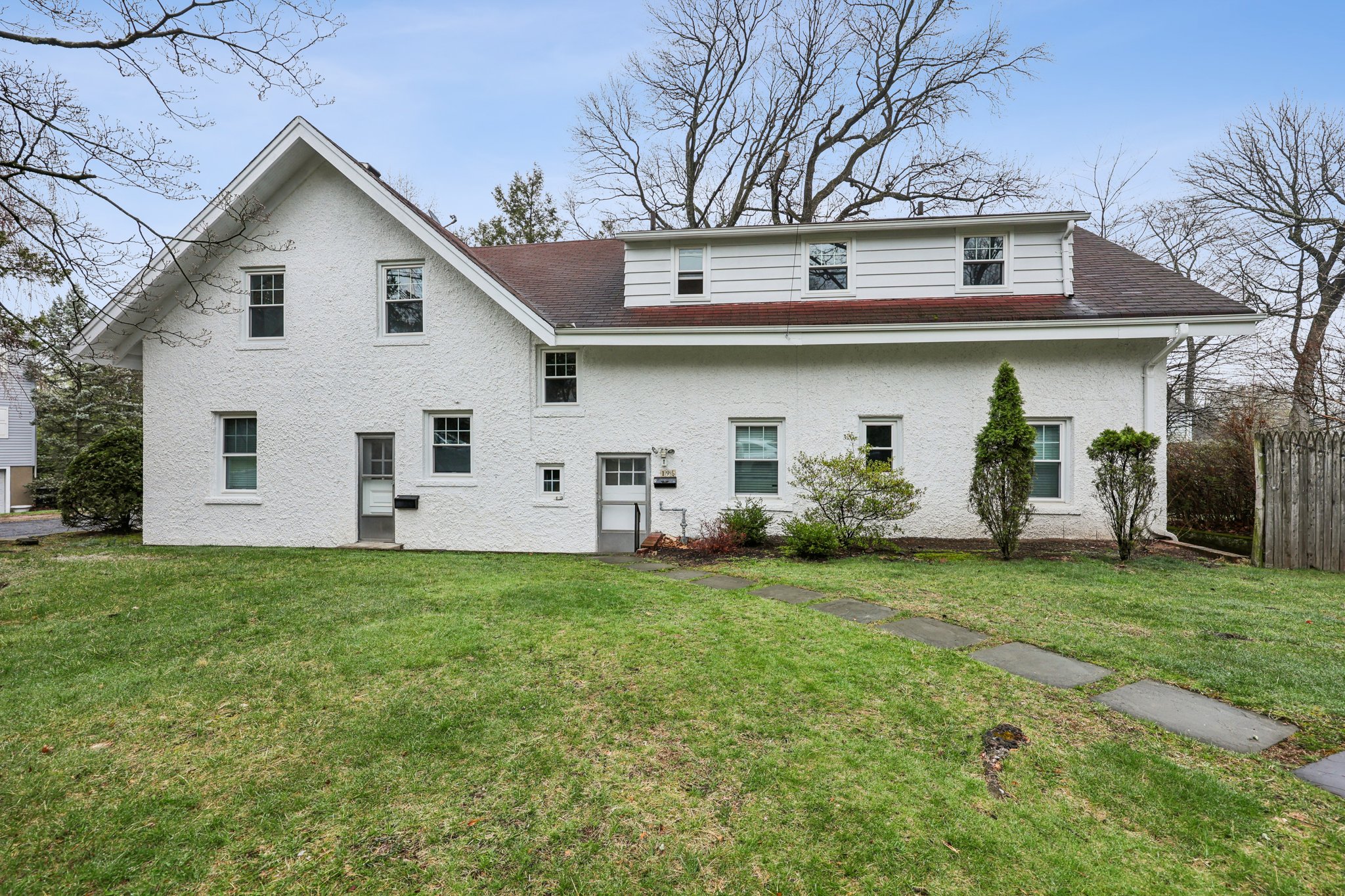 195 River Edge Road, 1 