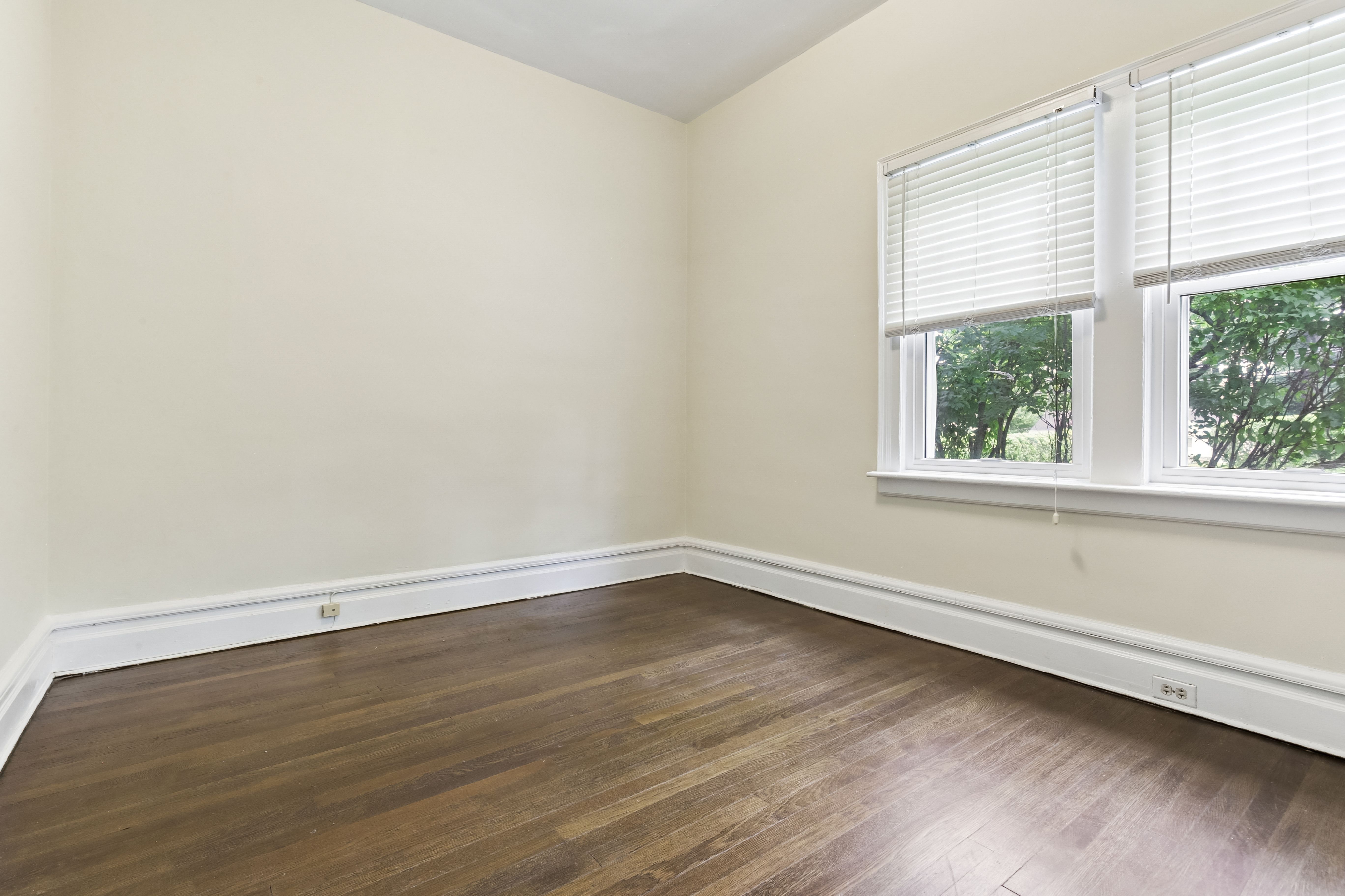 195 River Edge Road, 1 