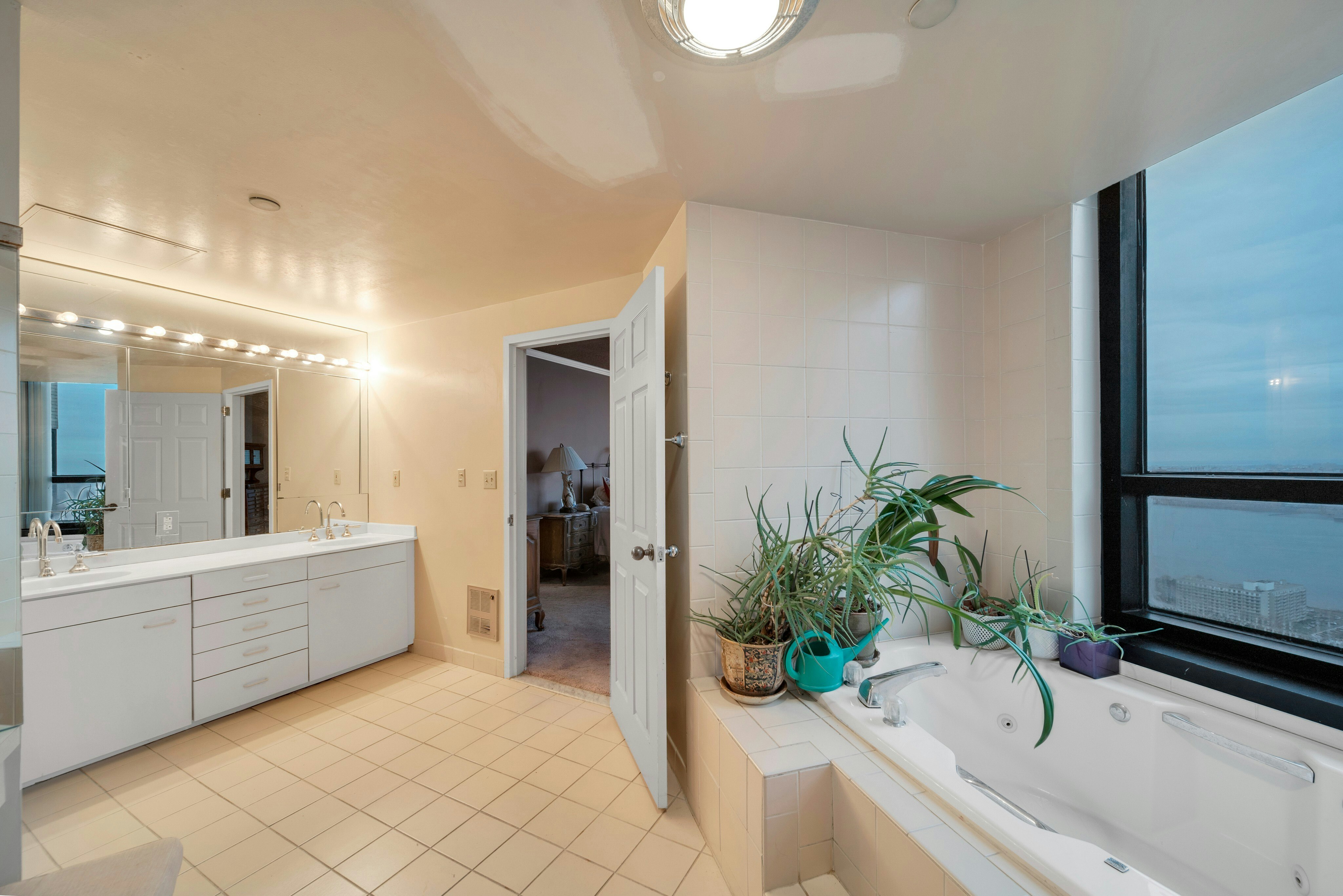 800 Palisade Avenue Unit 24E