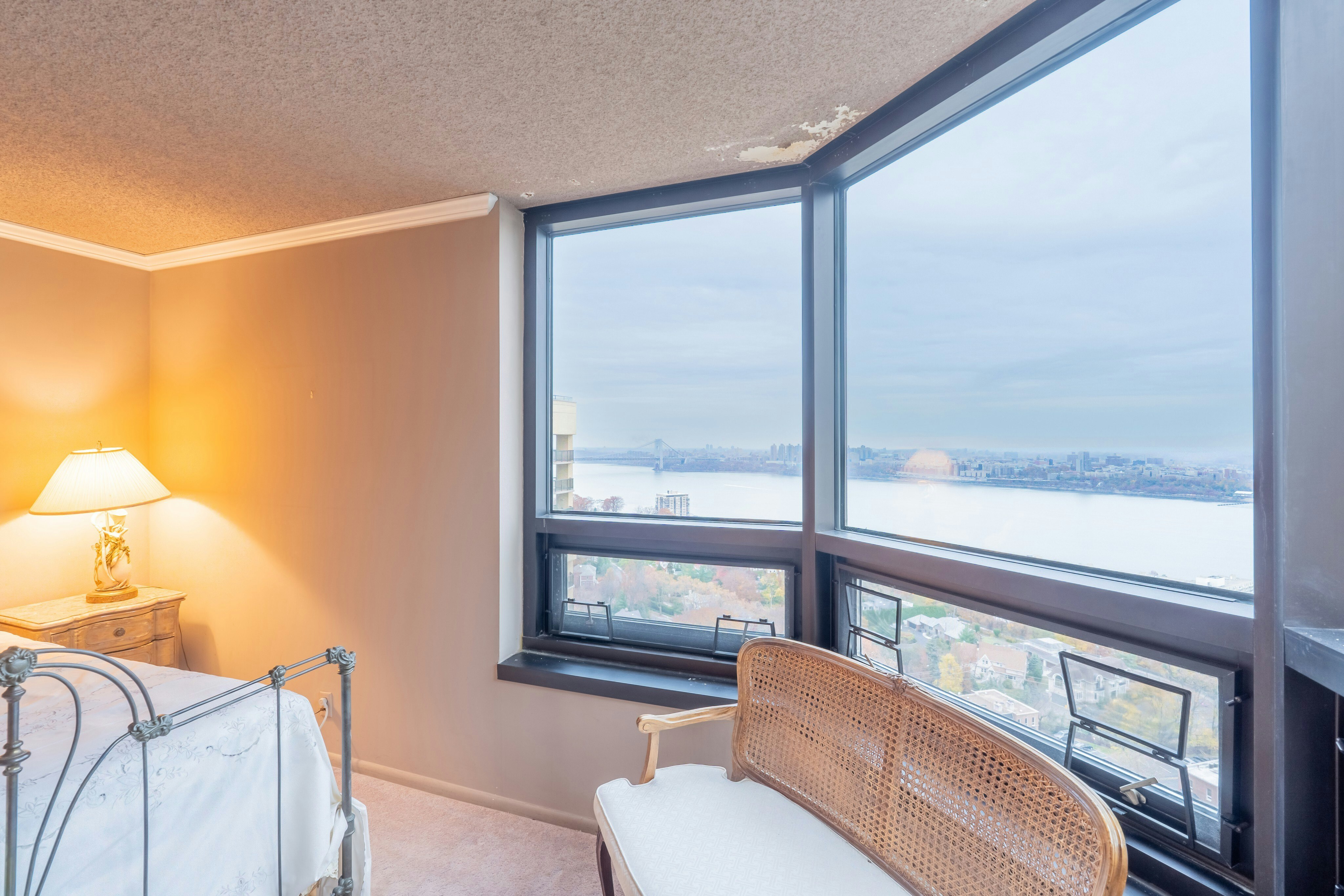 800 Palisade Avenue Unit 24E