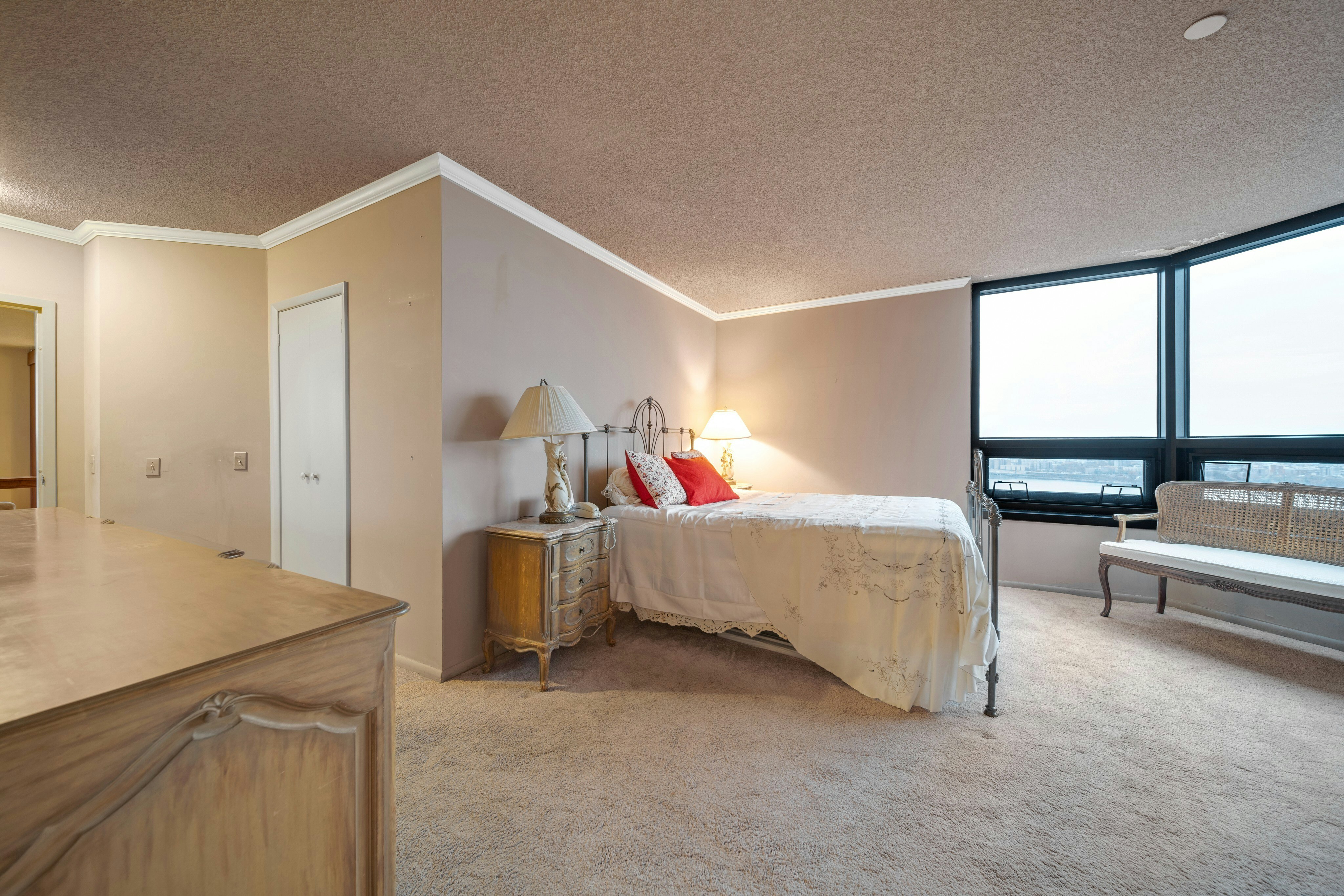 800 Palisade Avenue Unit 24E
