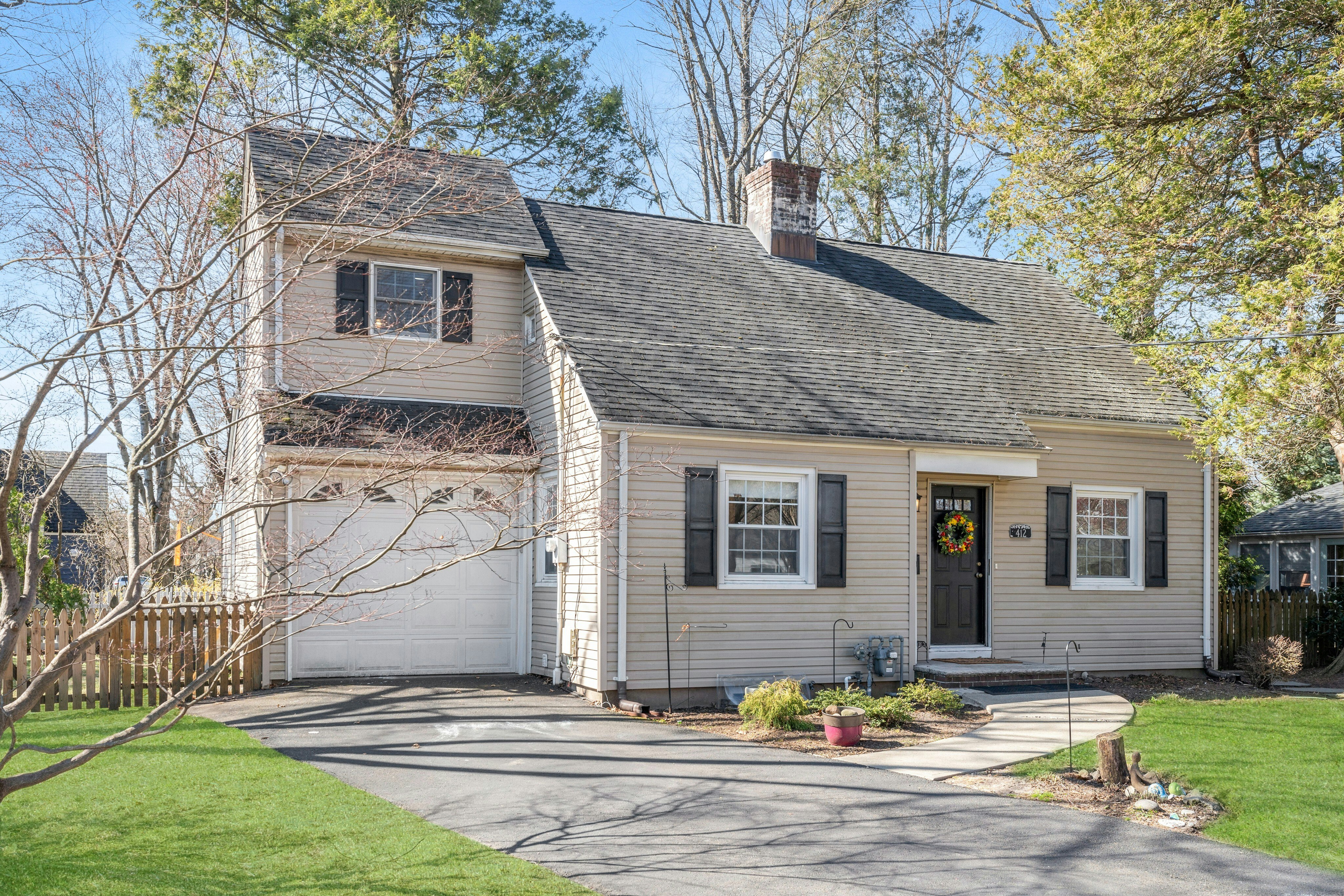 412 Oxford Court 