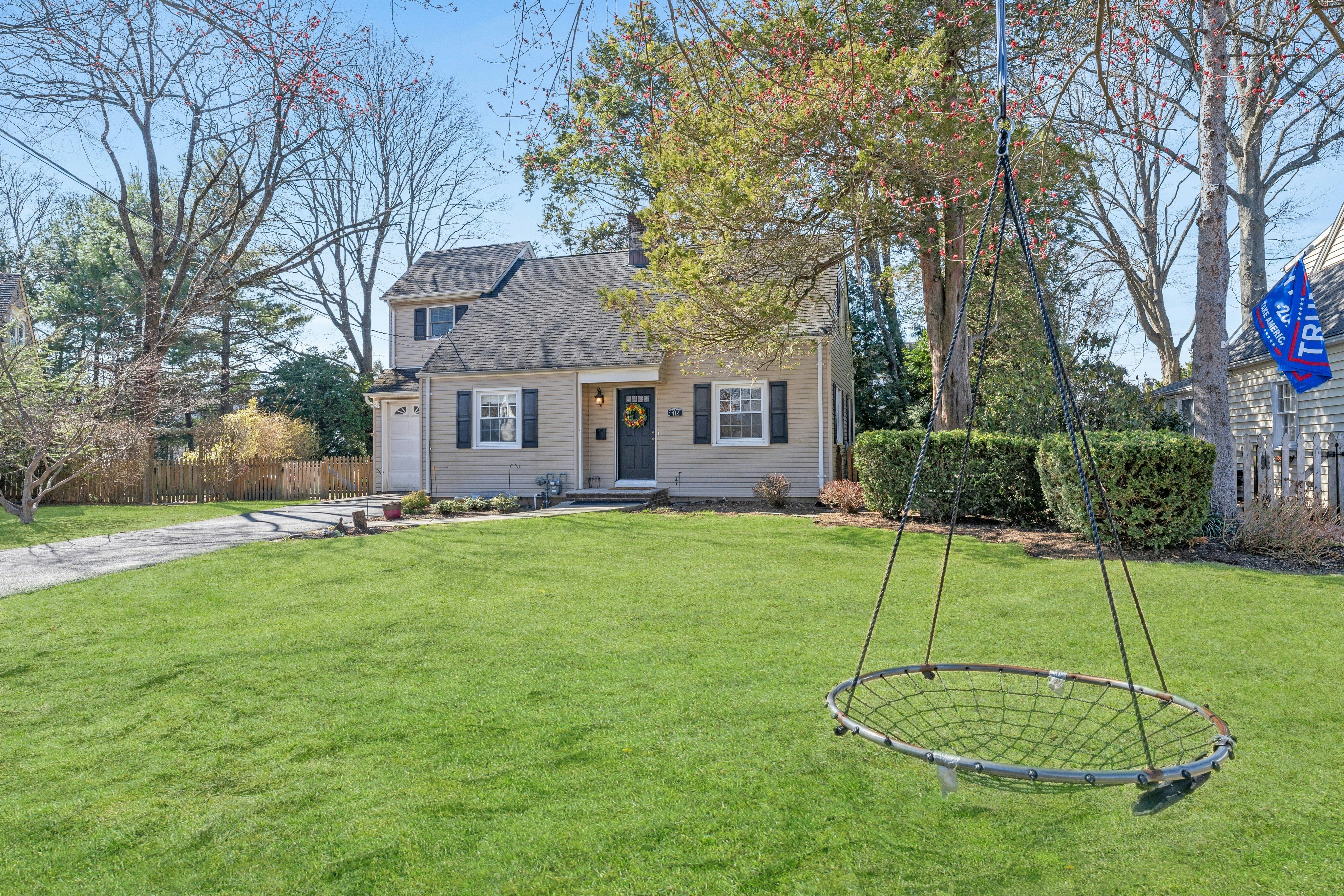 412 Oxford Court 