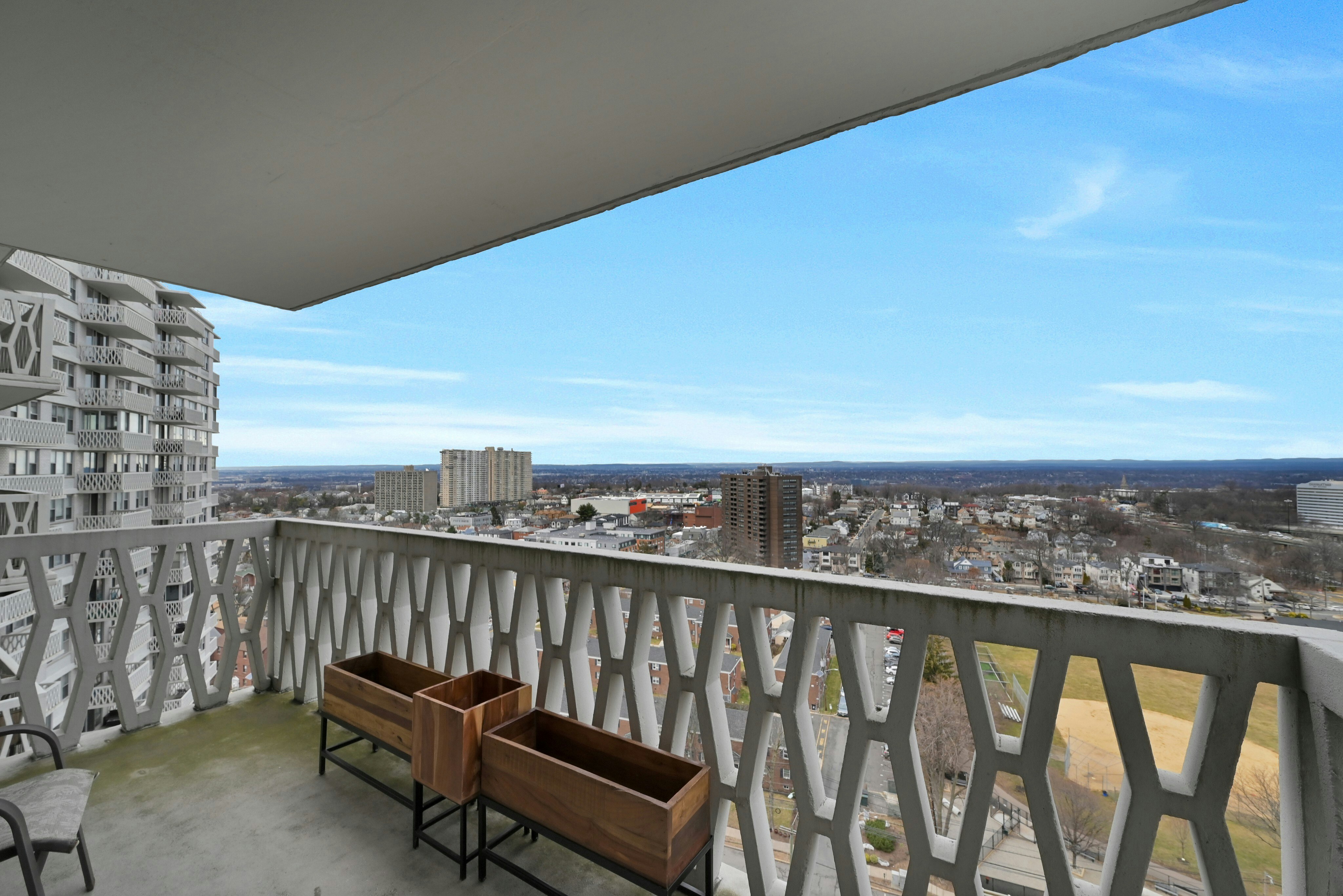 2000 Linwood Avenue #18B 