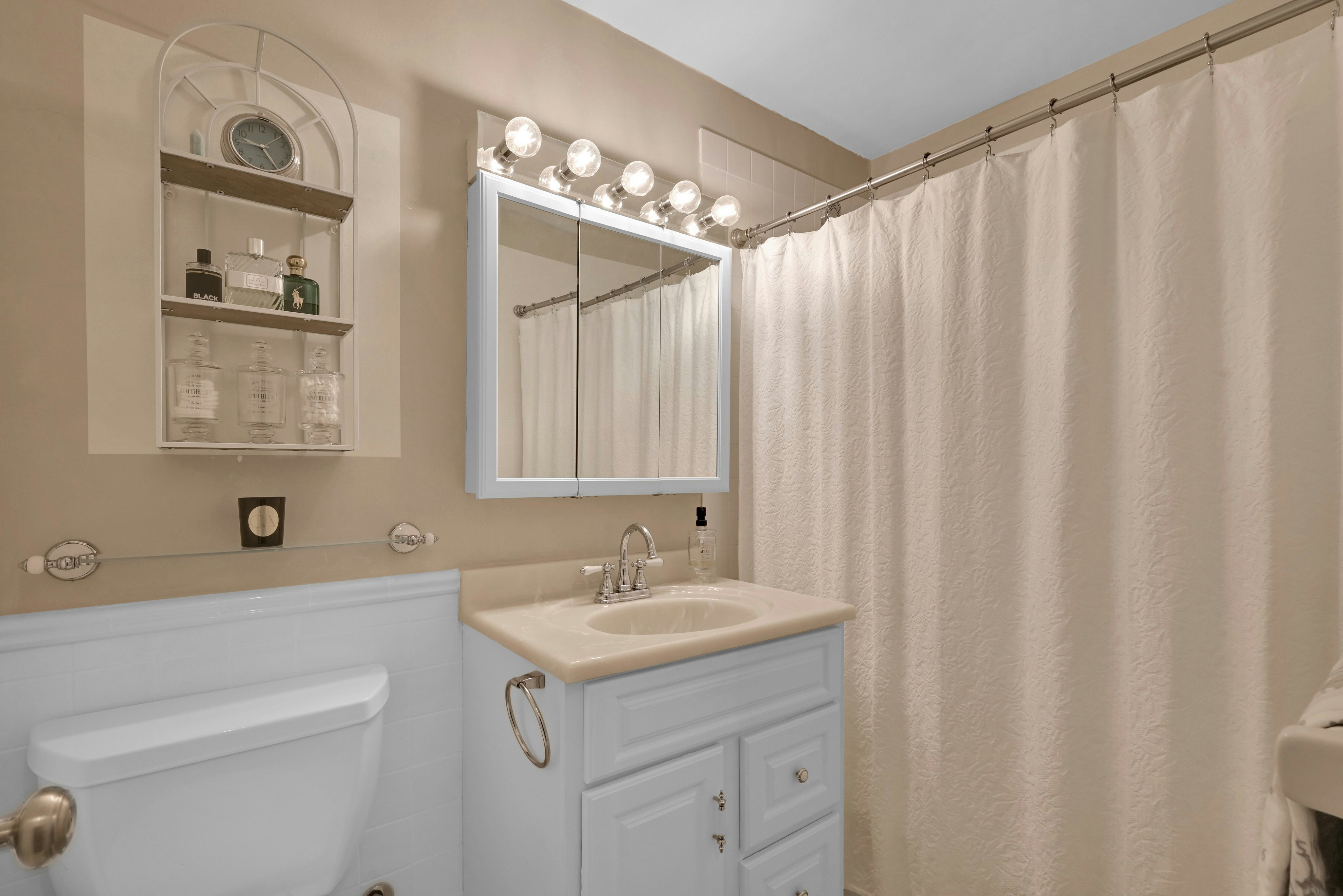 2000 Linwood Avenue #18B 