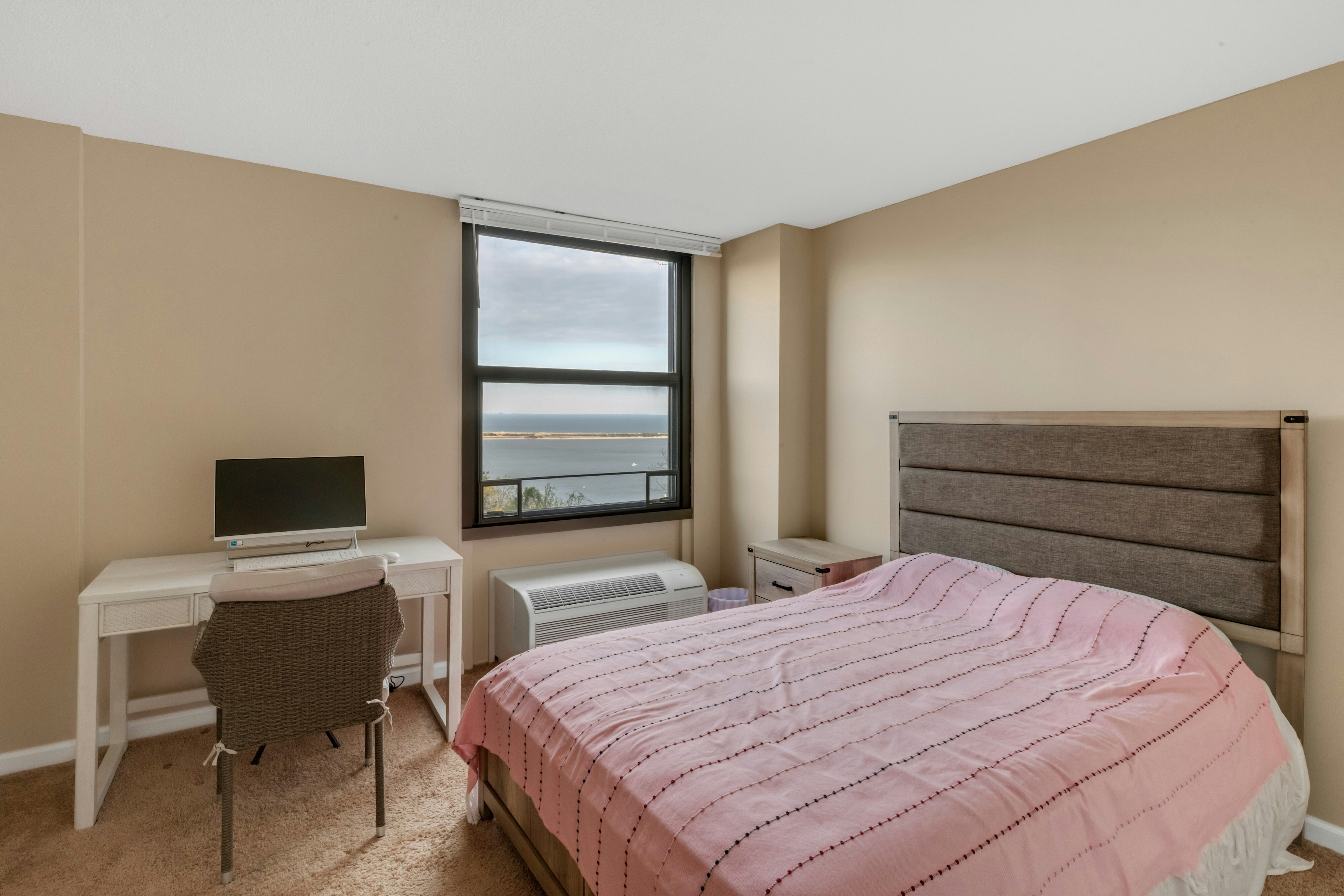 1 Scenic Drive Unit # 209
