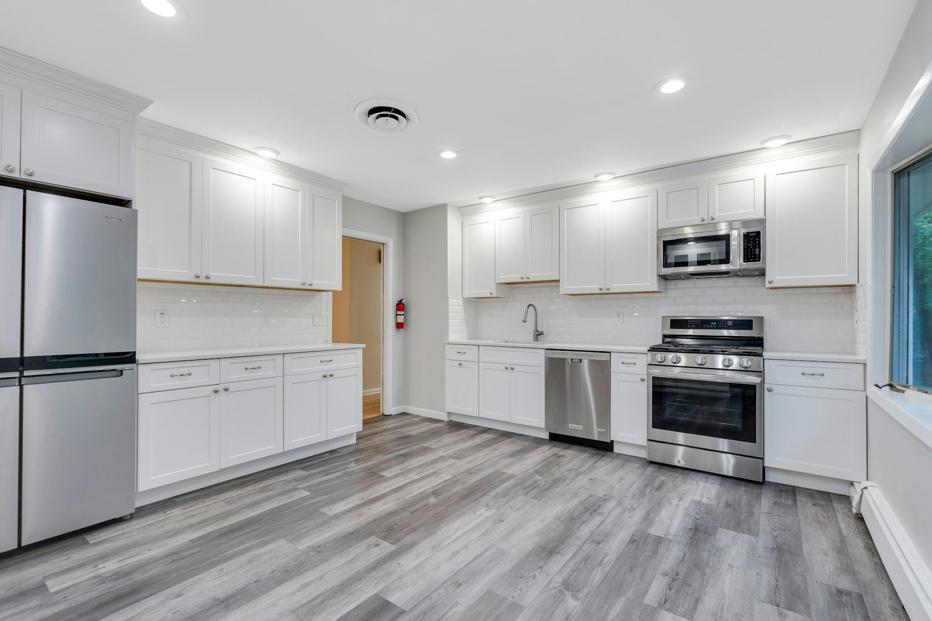 32 Rock Road 