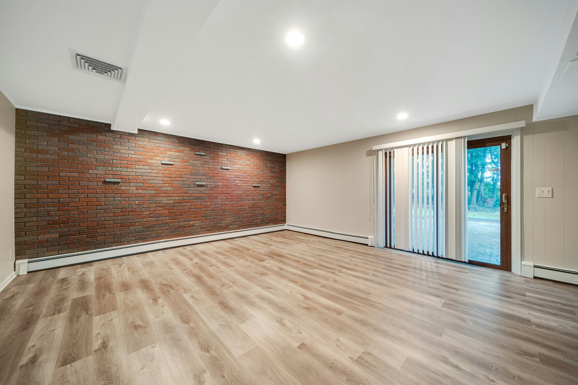 32 Rock Road 
