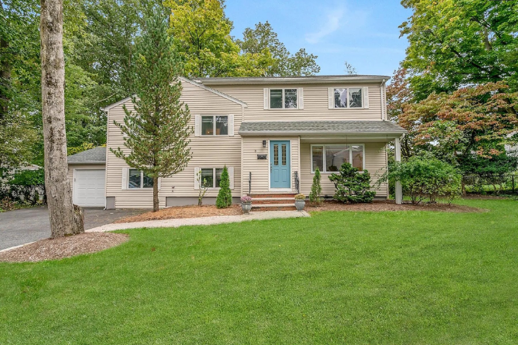 8 Waibel Drive 