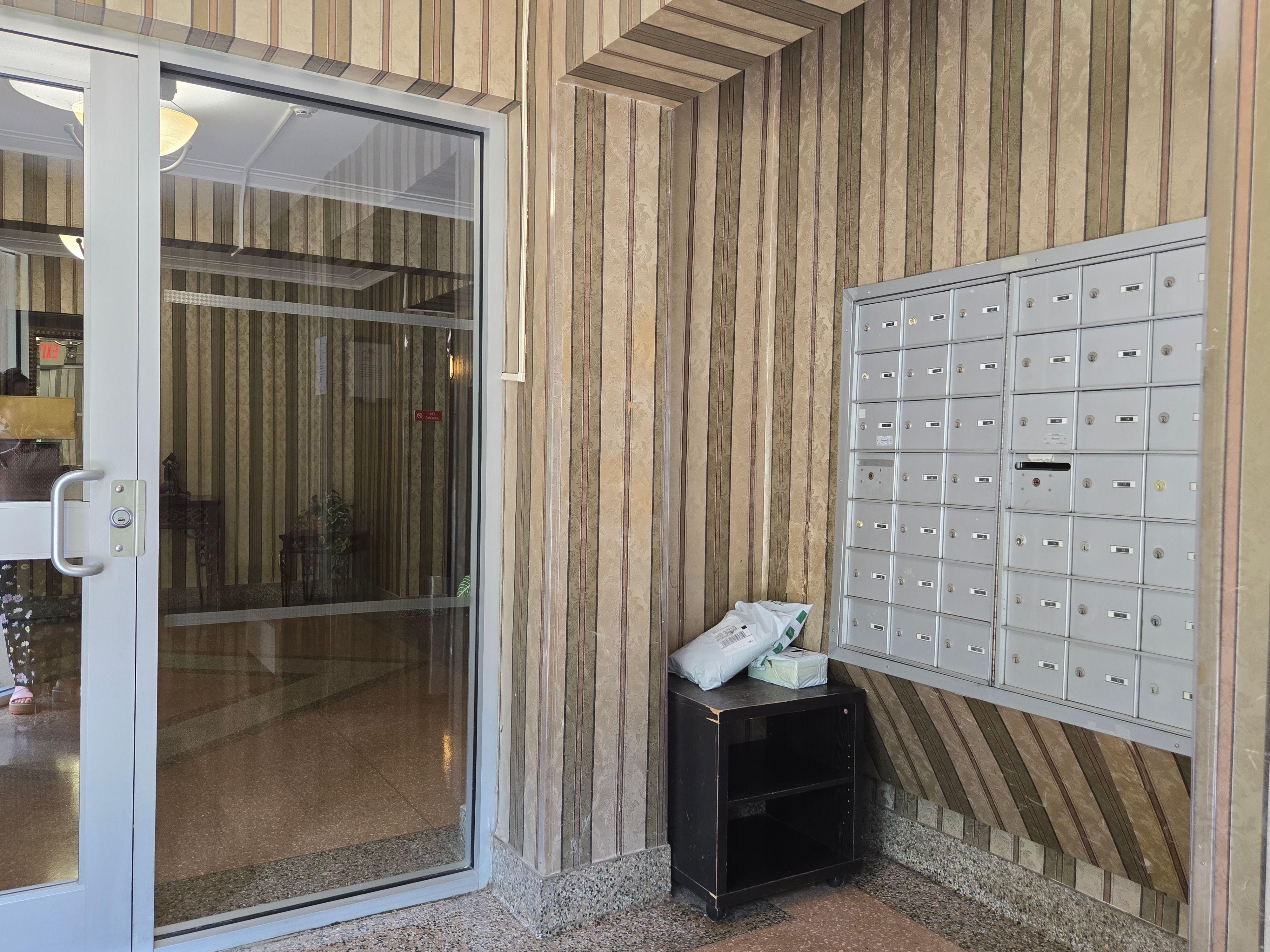 2330 Linwood Ave #1F 