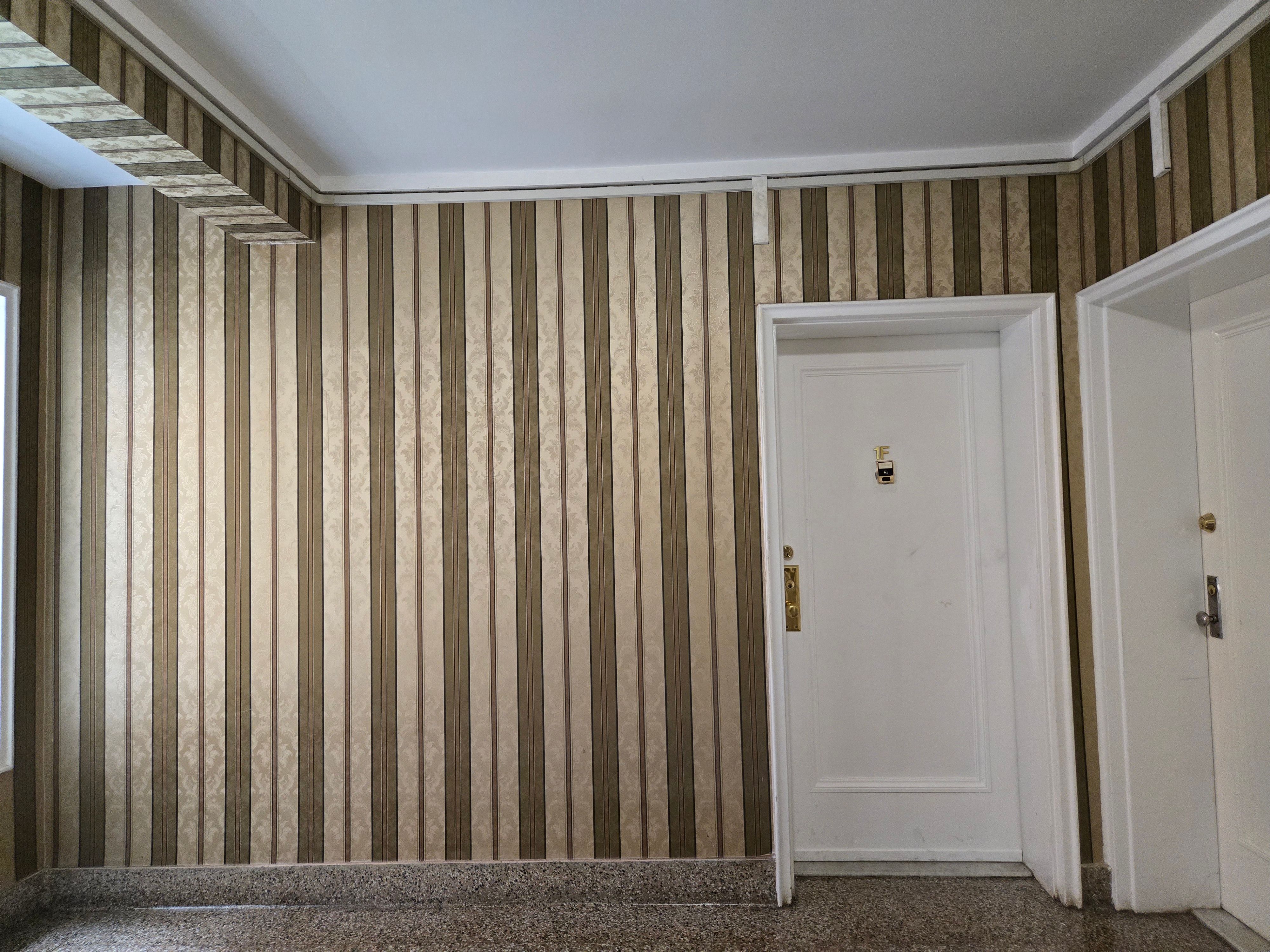 2330 Linwood Ave #1F 