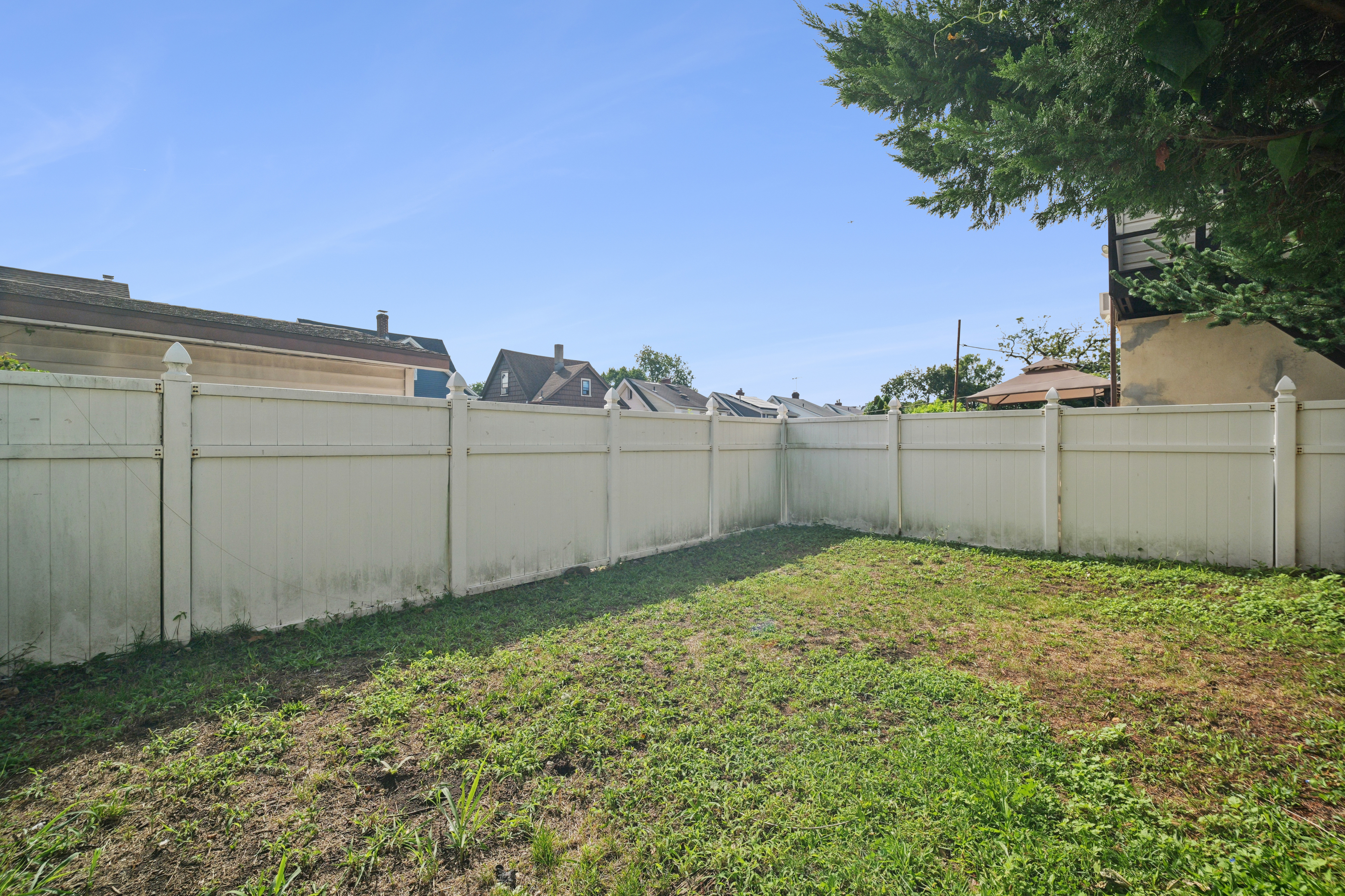 436 DeWitt Ave 