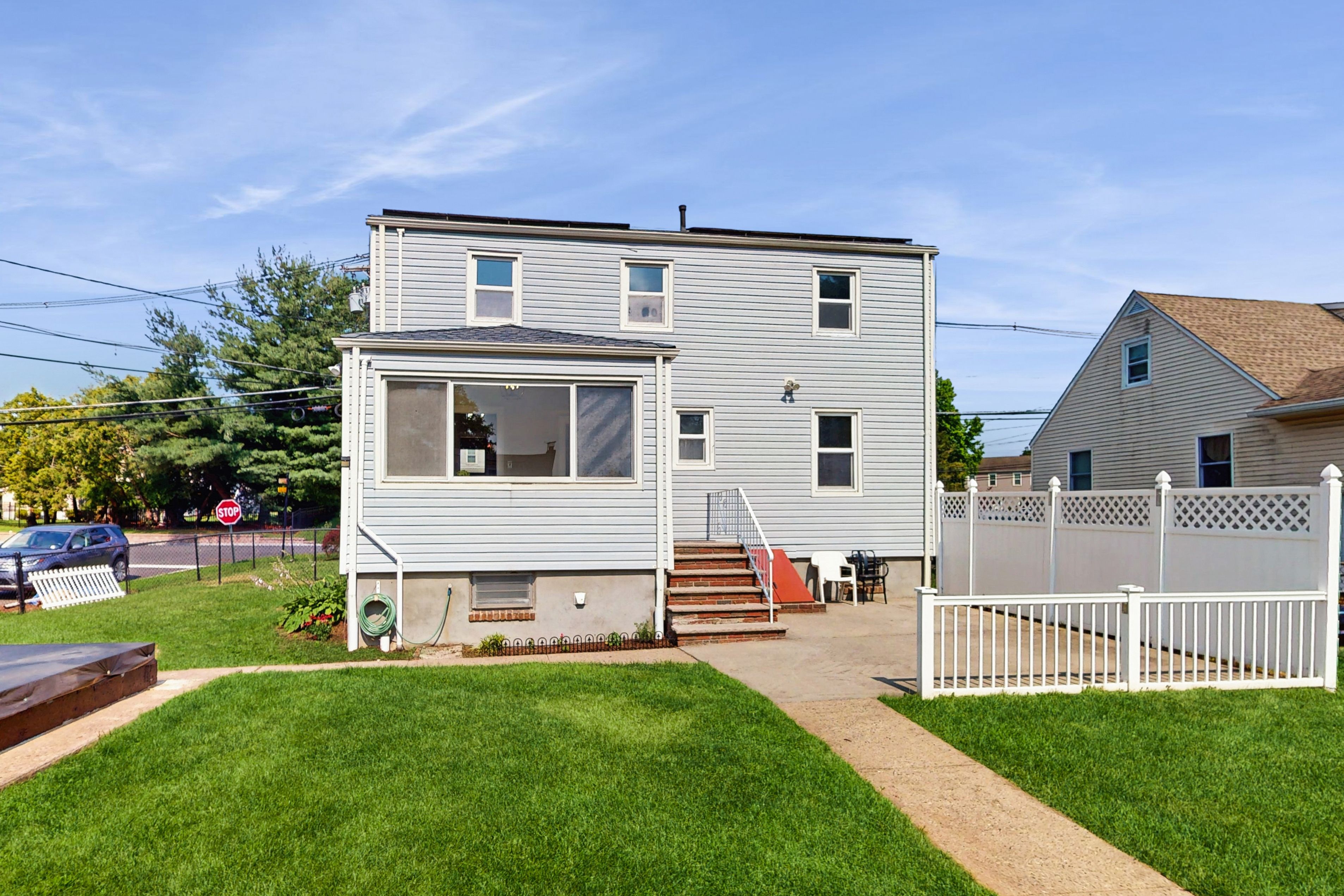 10 Ridgedale Avenue West 