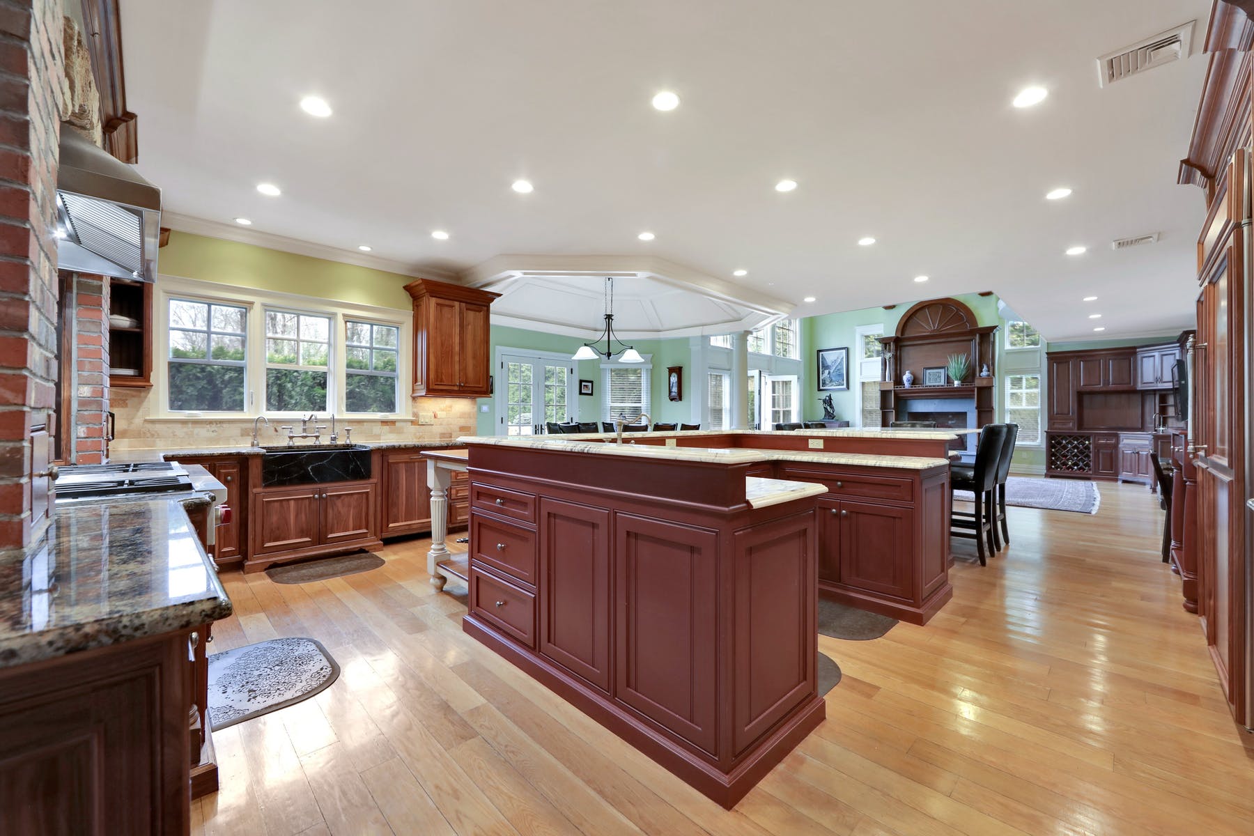 15 Sleepy Hollow Rd 