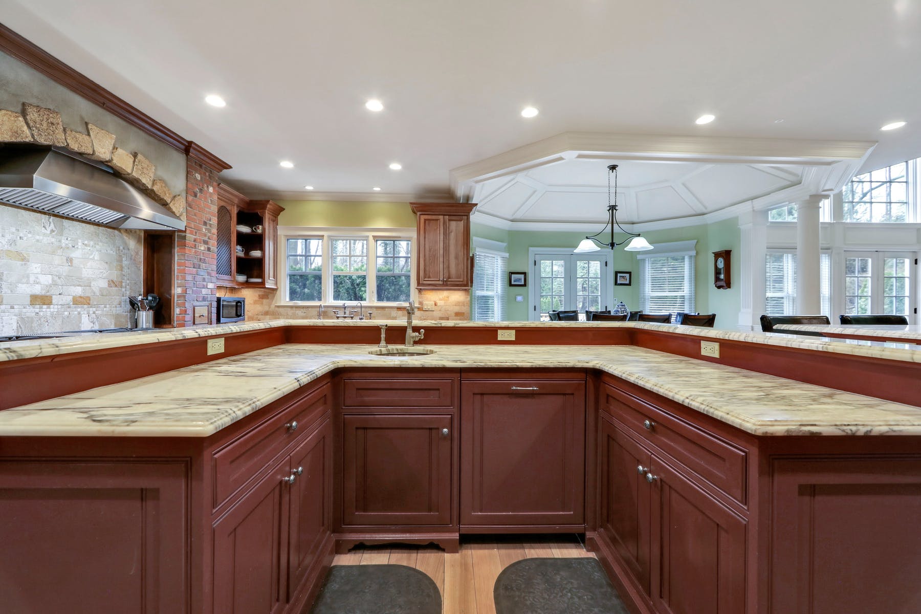 15 Sleepy Hollow Rd 
