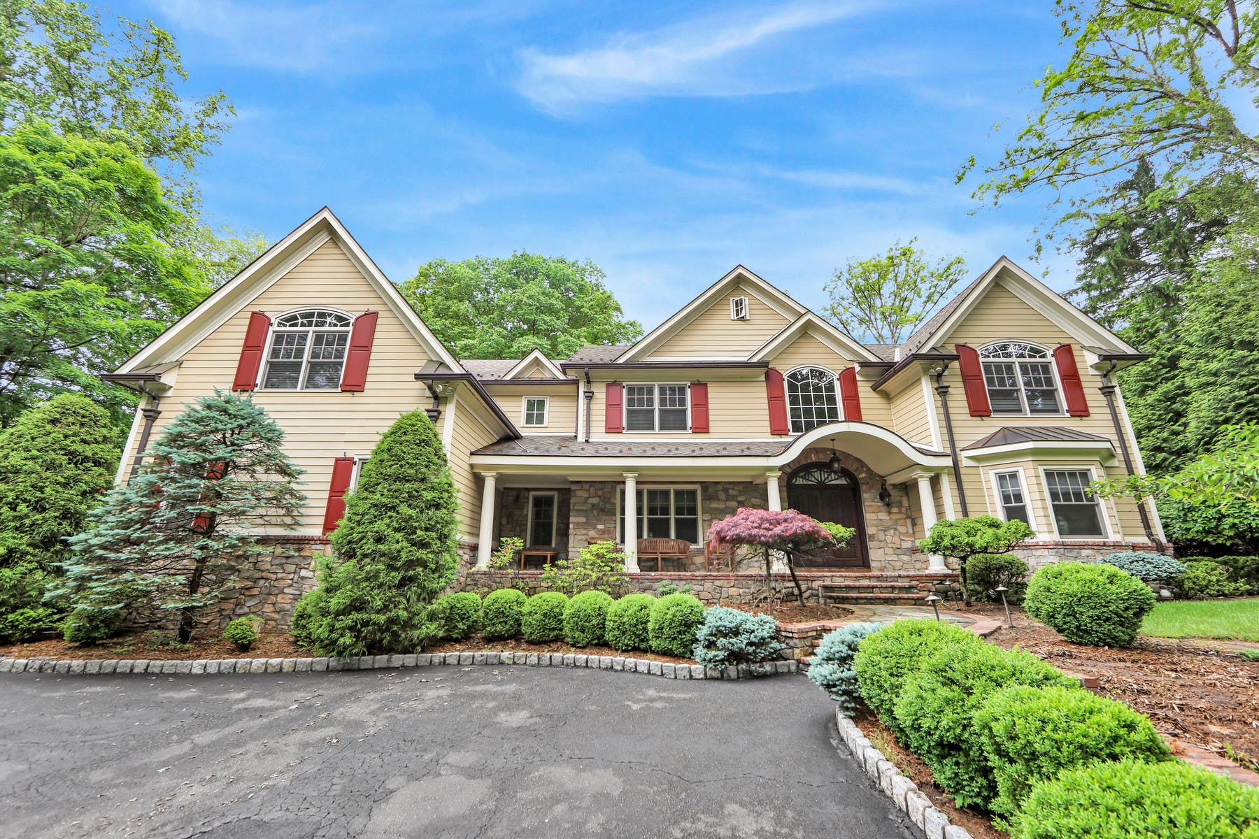 15 Sleepy Hollow Rd 