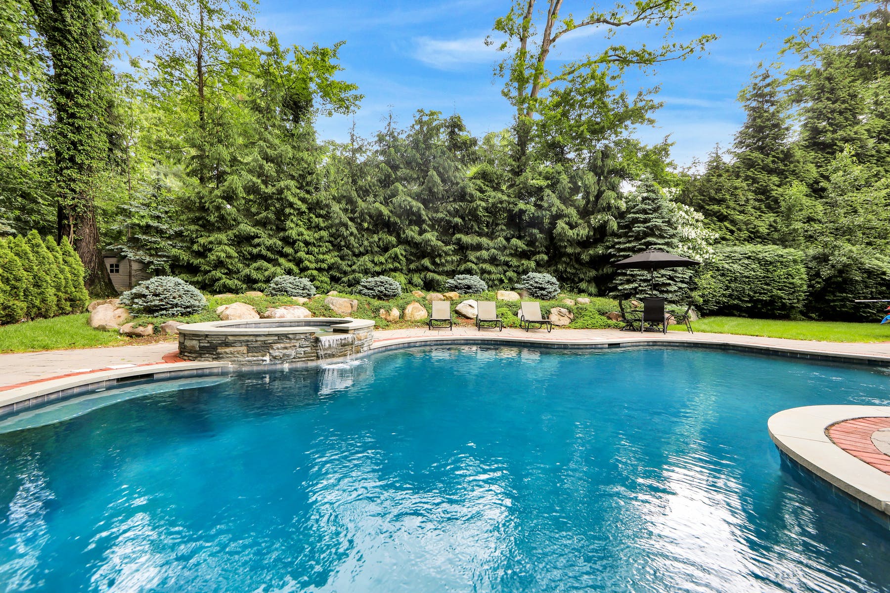 15 Sleepy Hollow Rd 