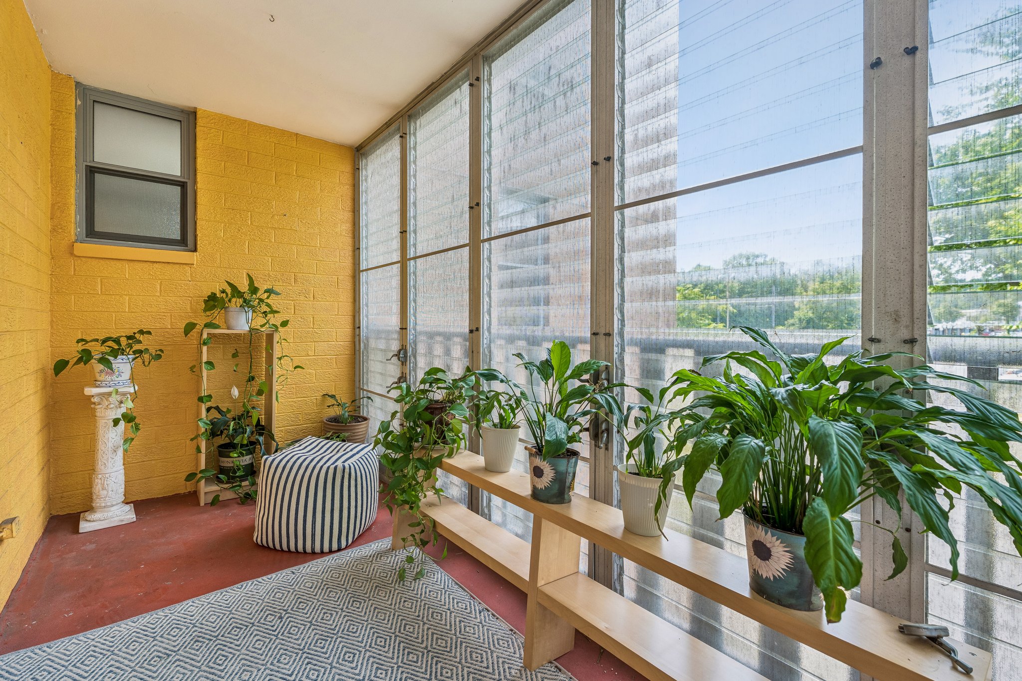 530 Valley Road 