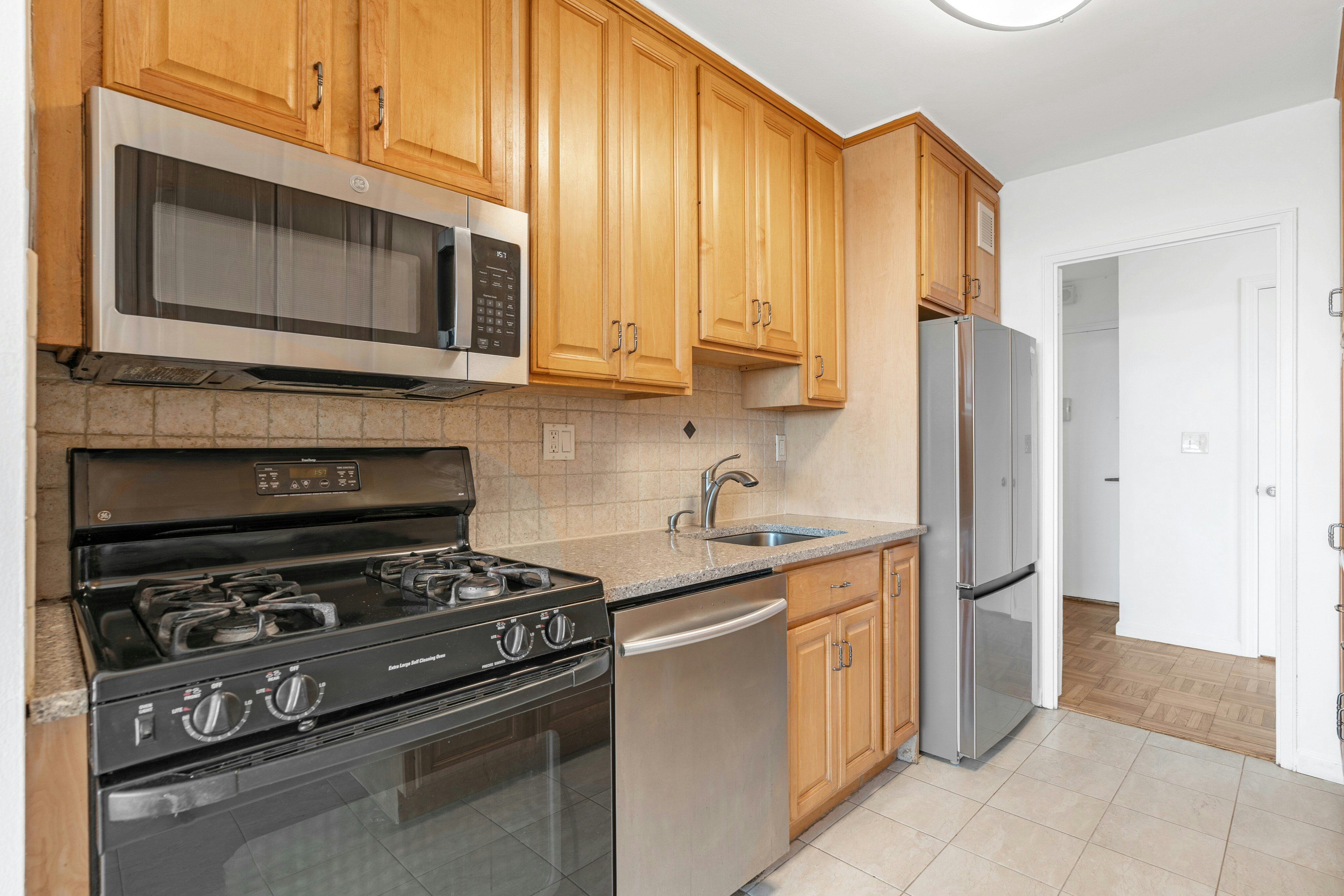 2000 Linwood Avenue 7K