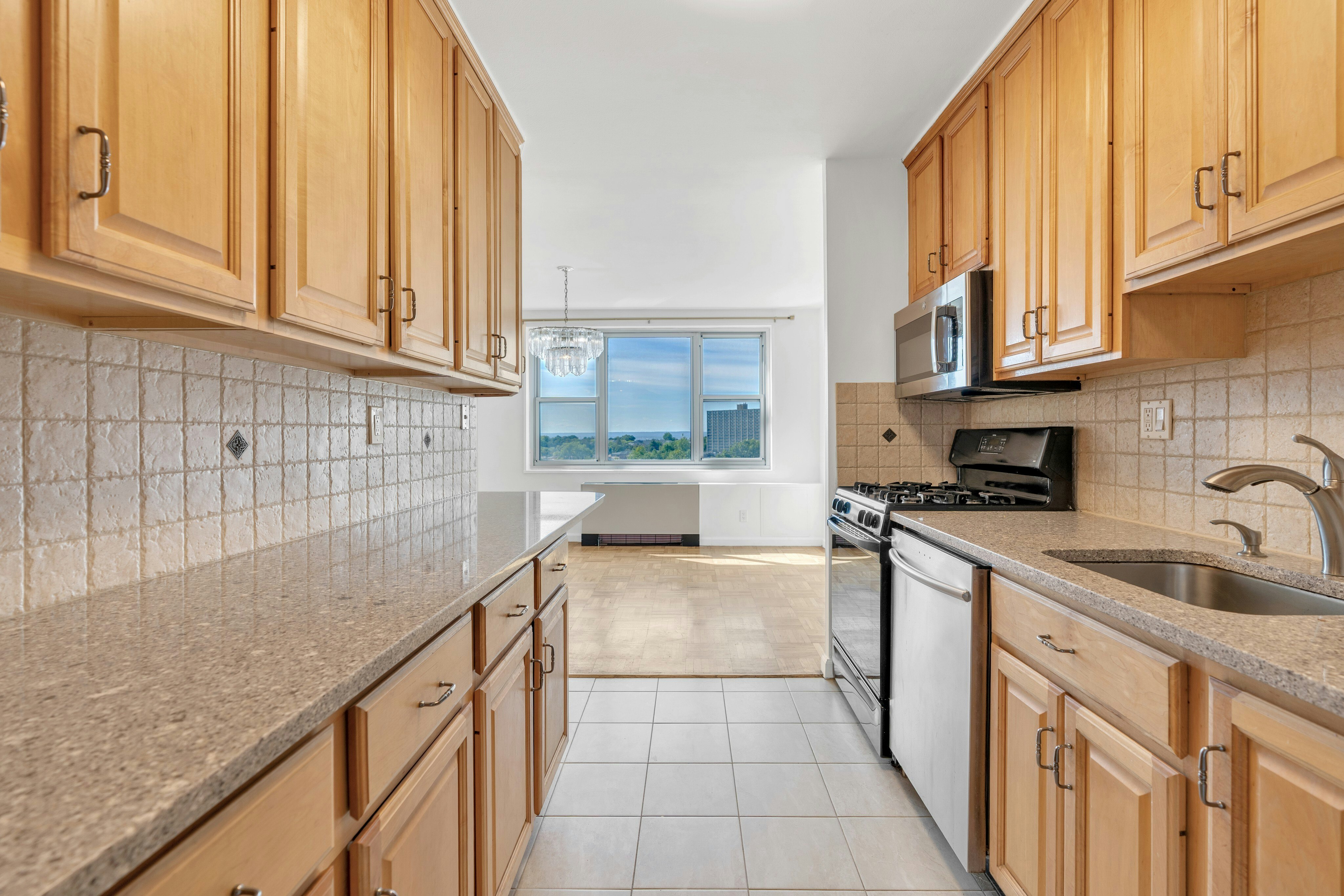 2000 Linwood Avenue 7K