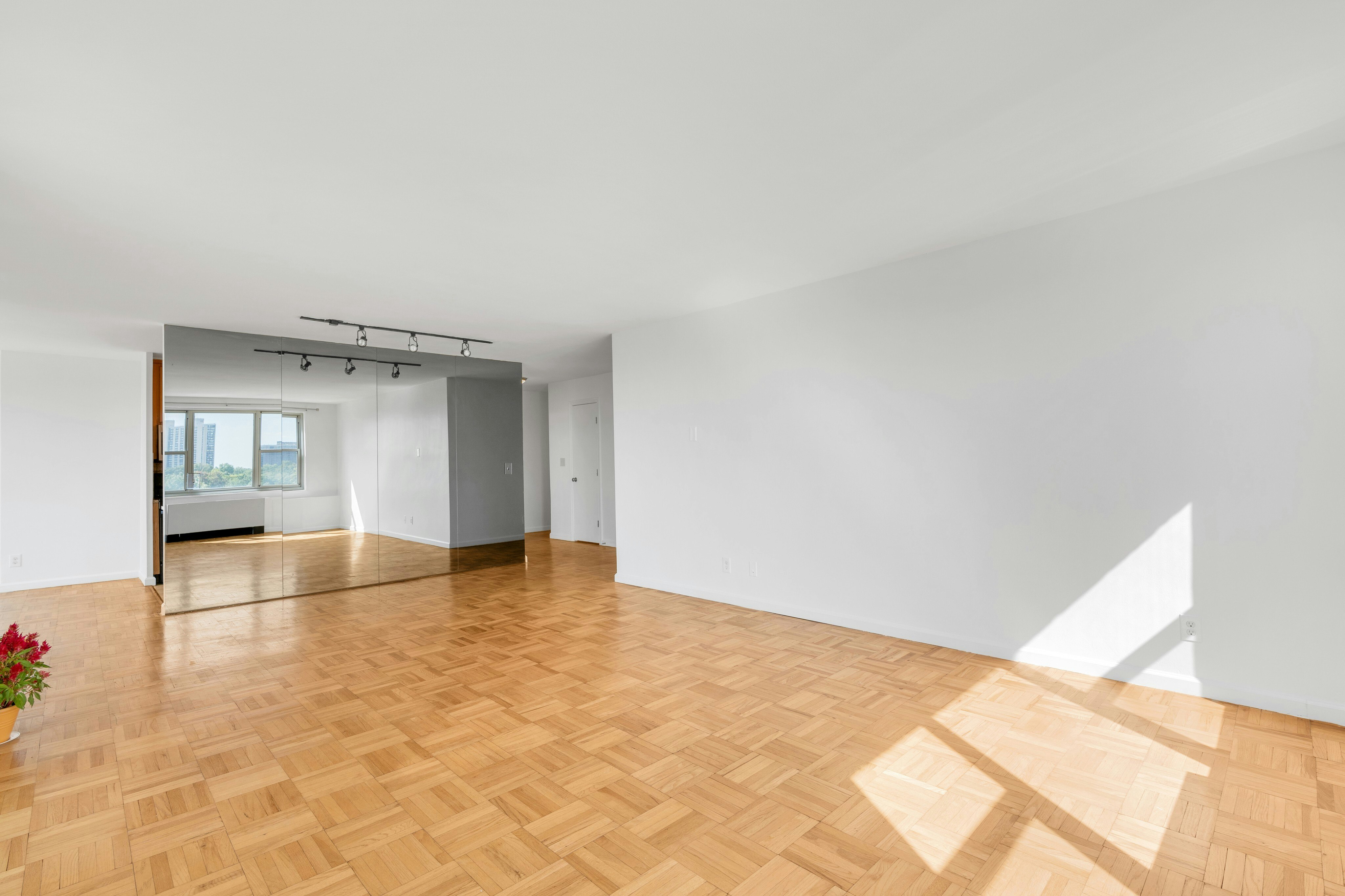 2000 Linwood Avenue 7K