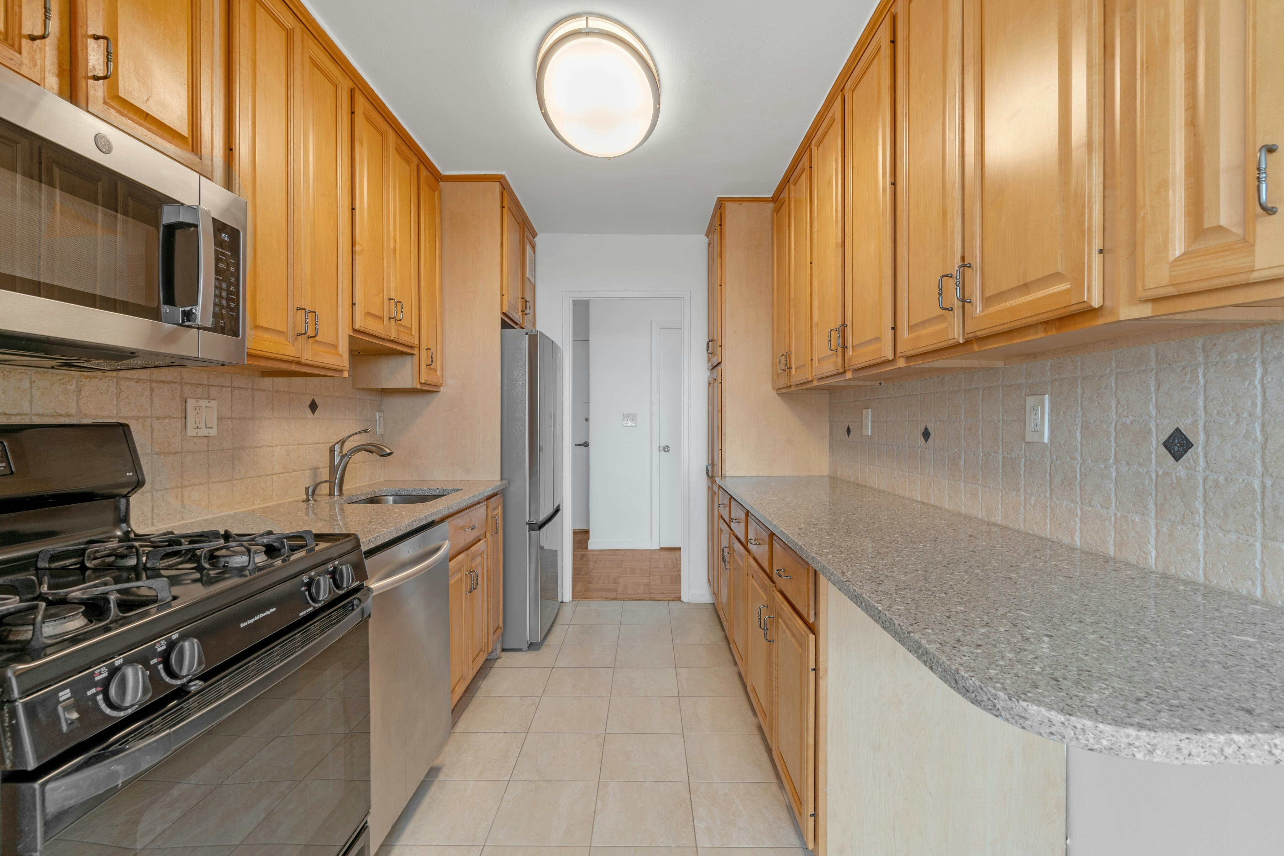 2000 Linwood Avenue 7K