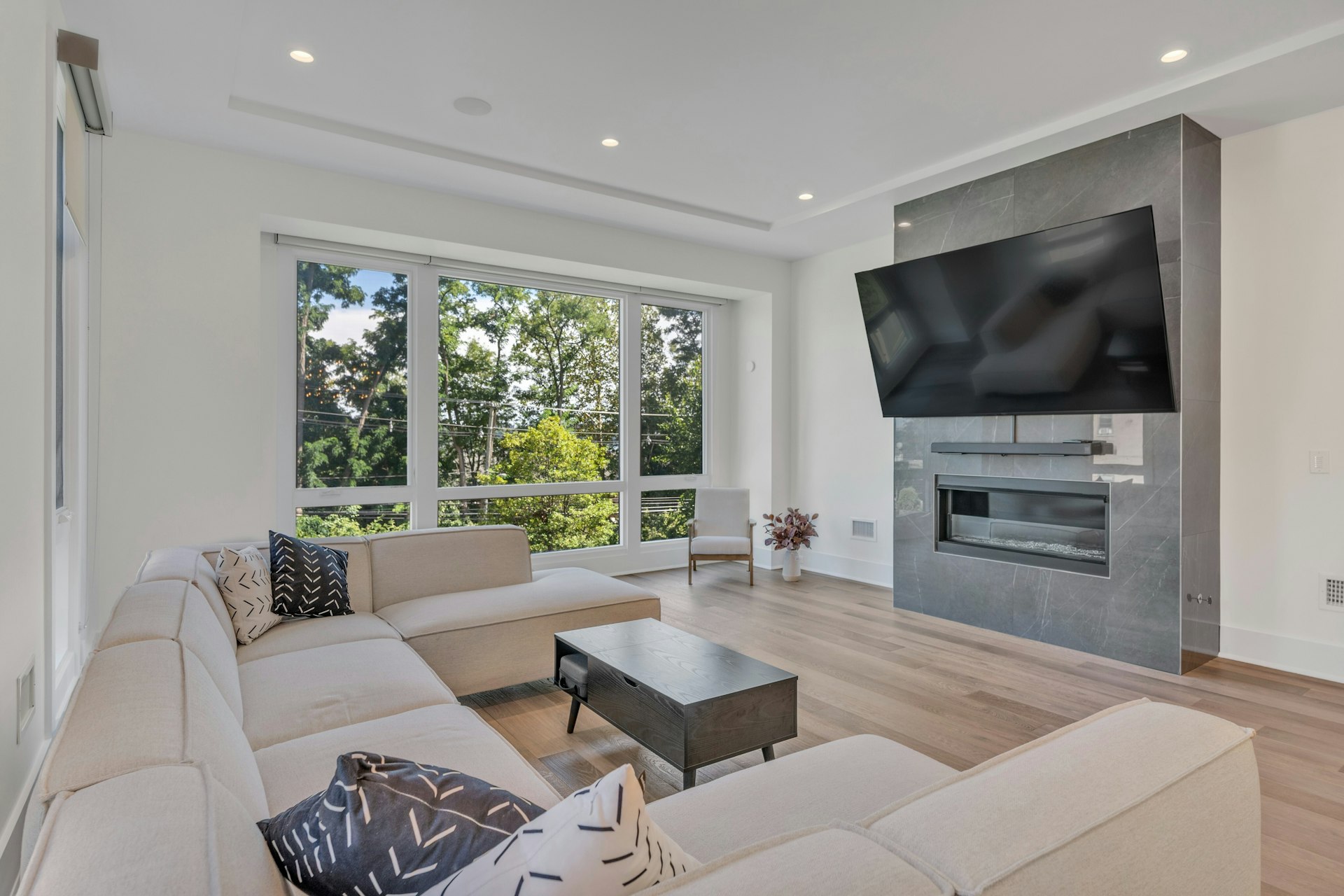 1238 River Road, #B 