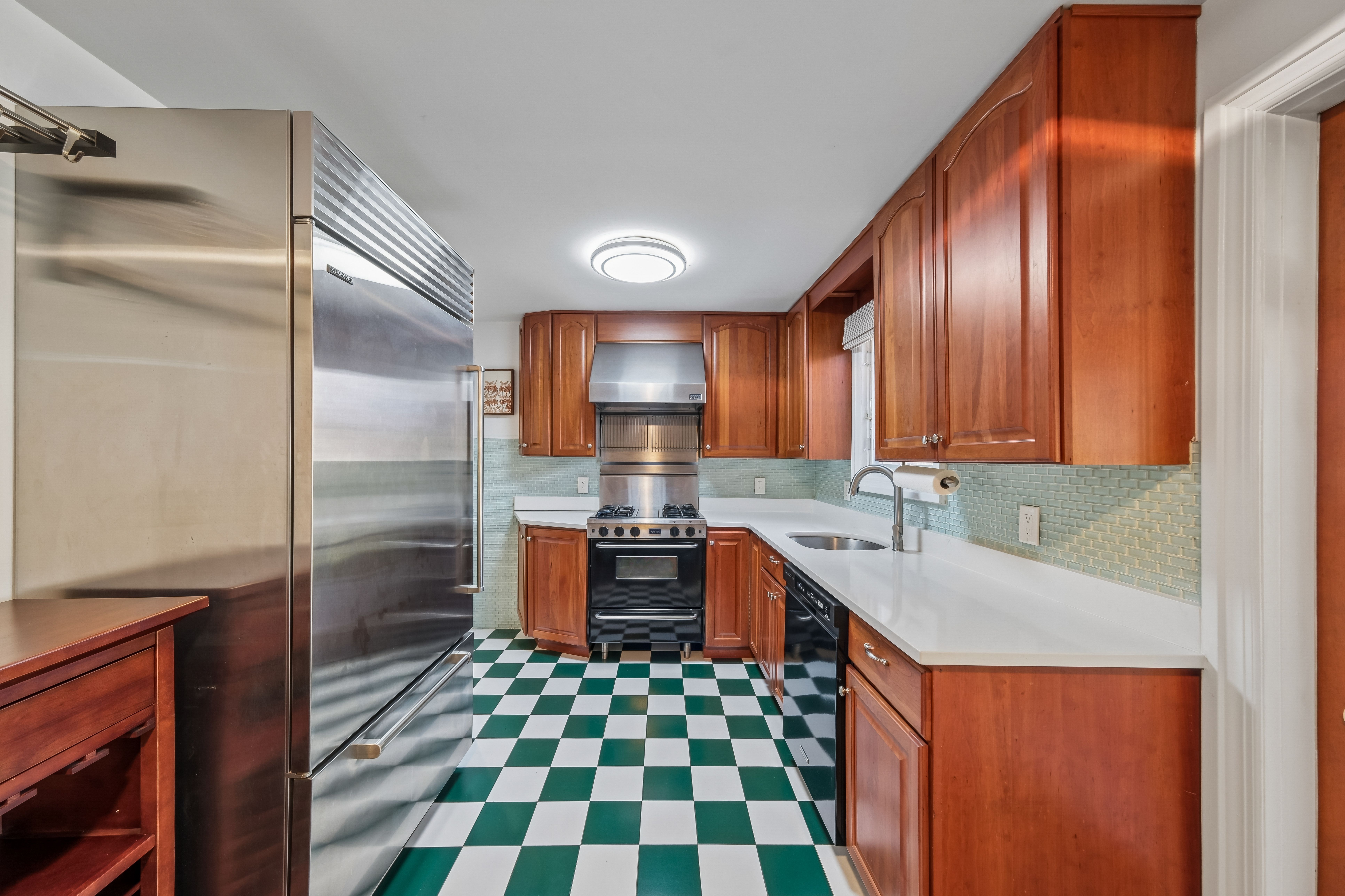 453 Fort Lee Road 