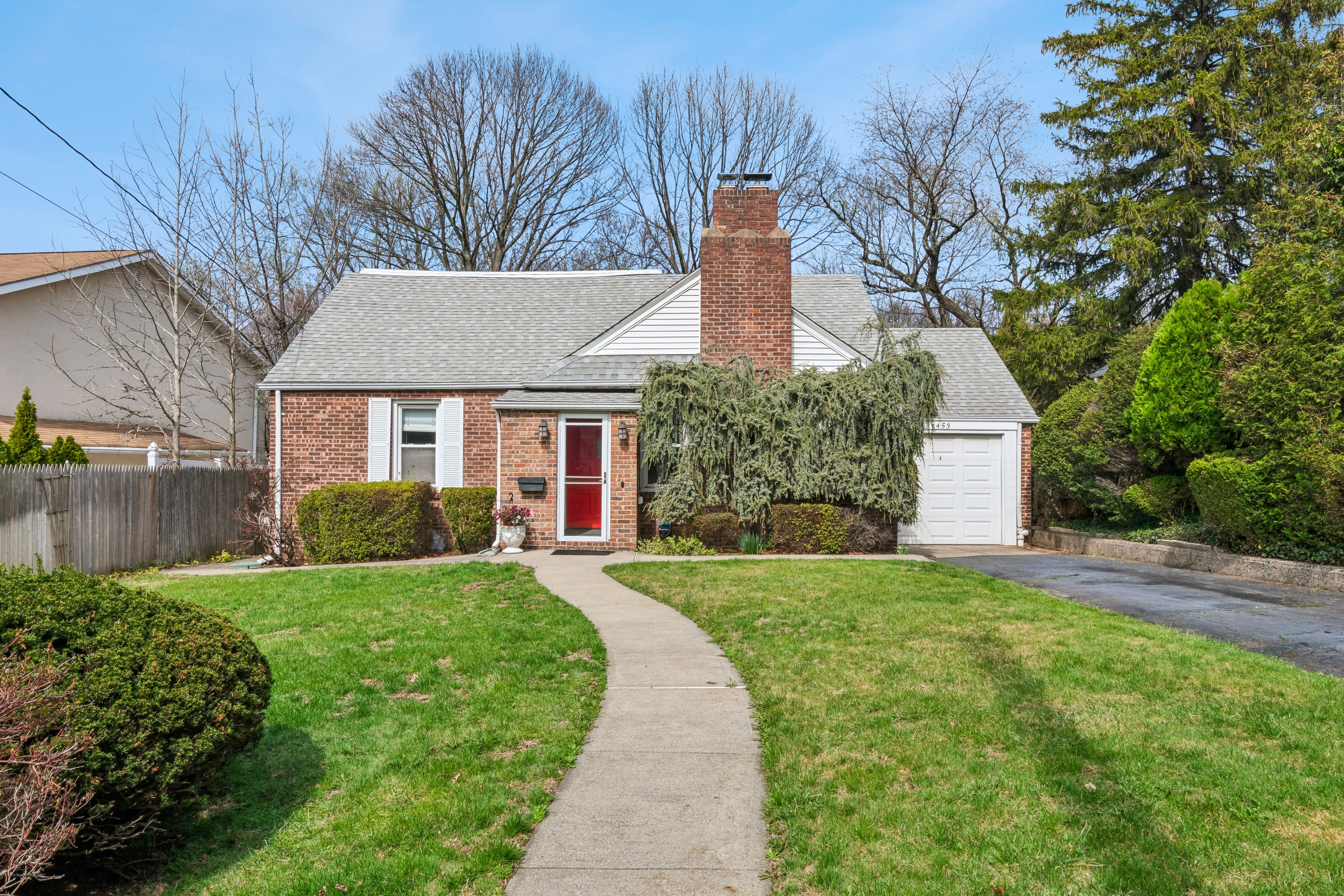 453 Fort Lee Road 