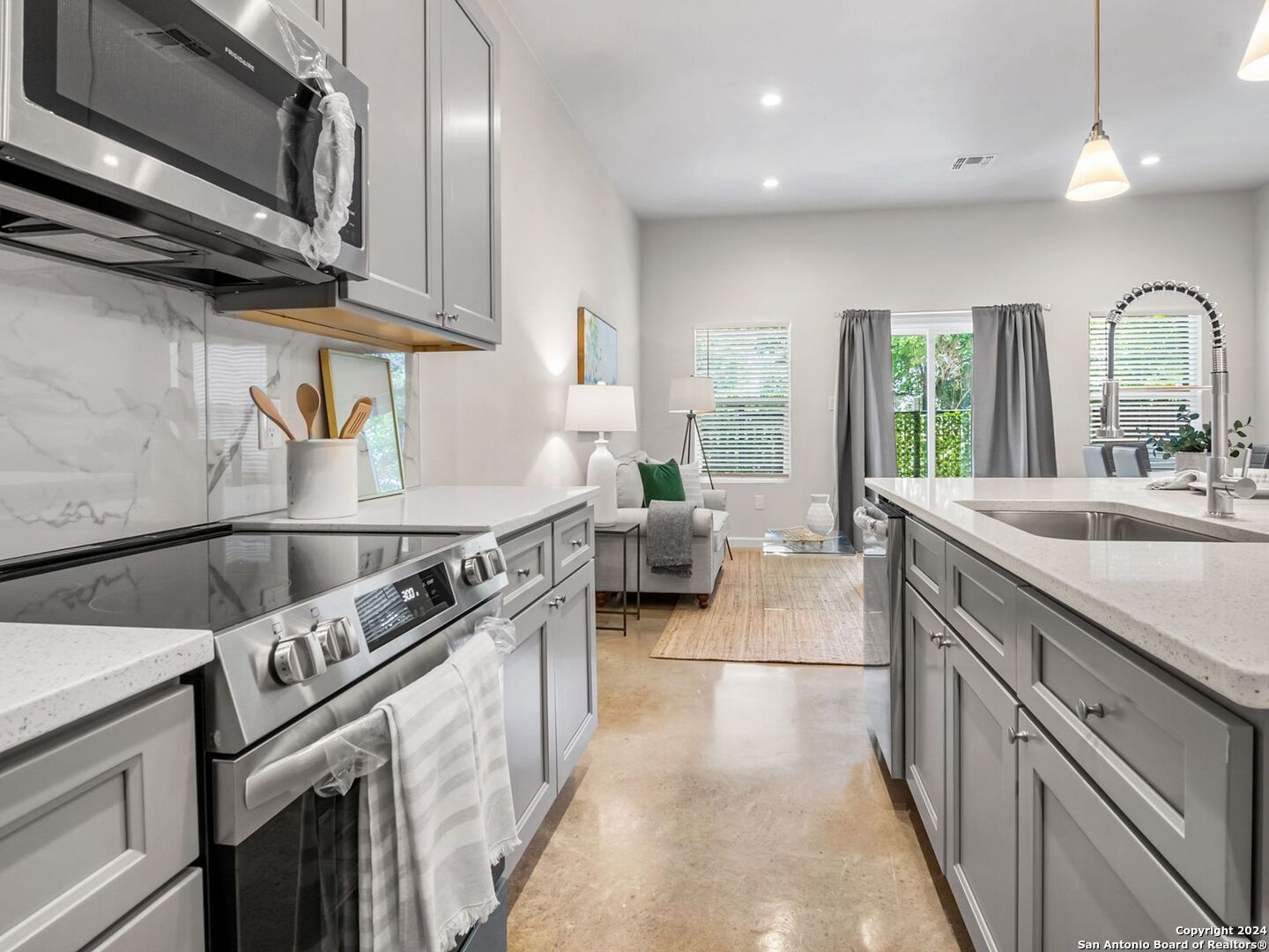 1002 MORNINGSIDE DRIVE 4