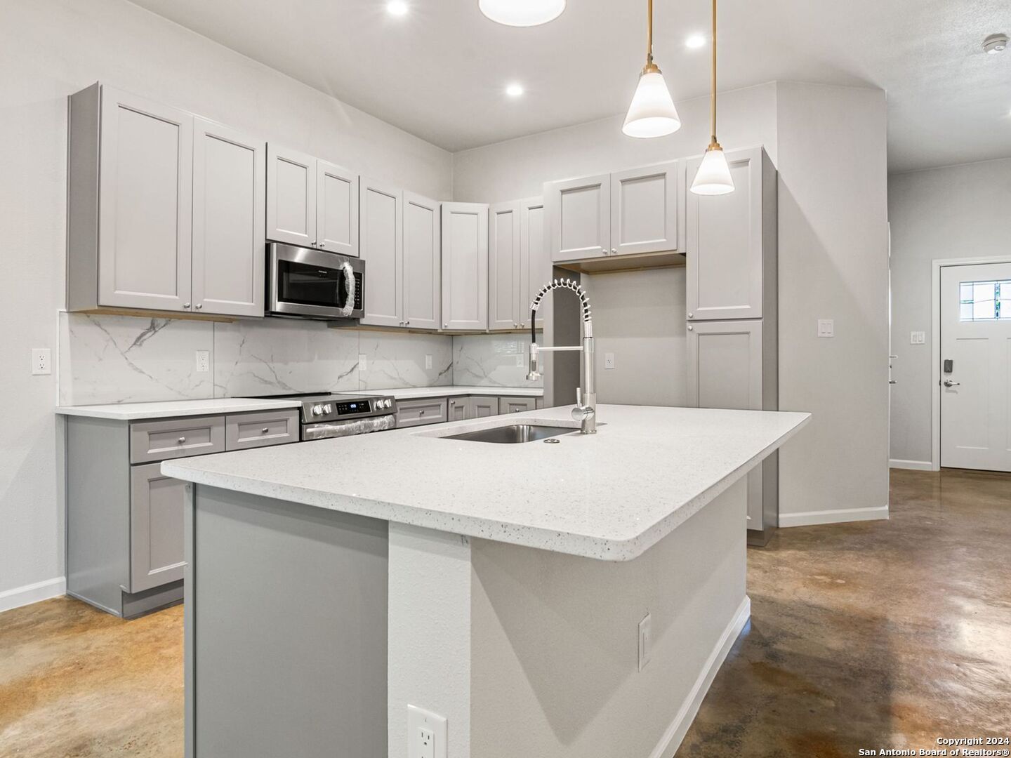 1002 MORNINGSIDE DRIVE 5