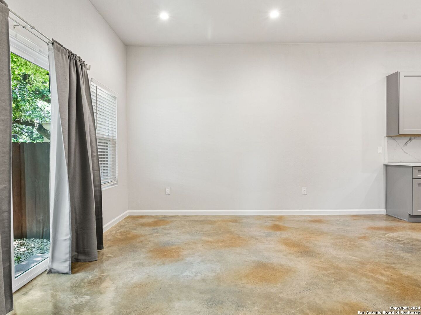 1002 MORNINGSIDE DRIVE 5