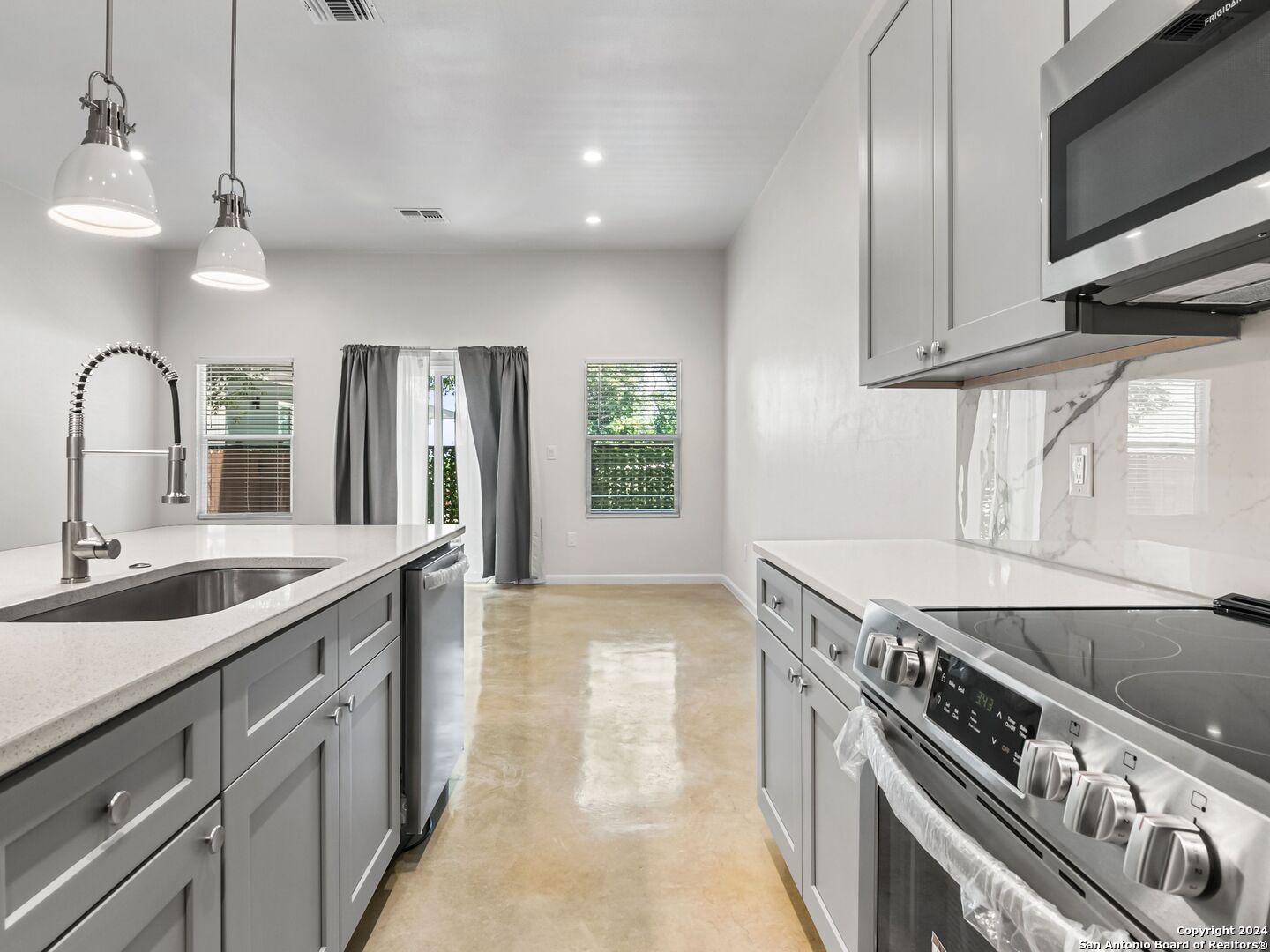 1002 MORNINGSIDE DRIVE 3