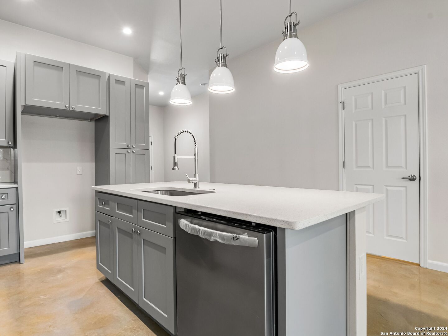 1002 MORNINGSIDE DRIVE 3