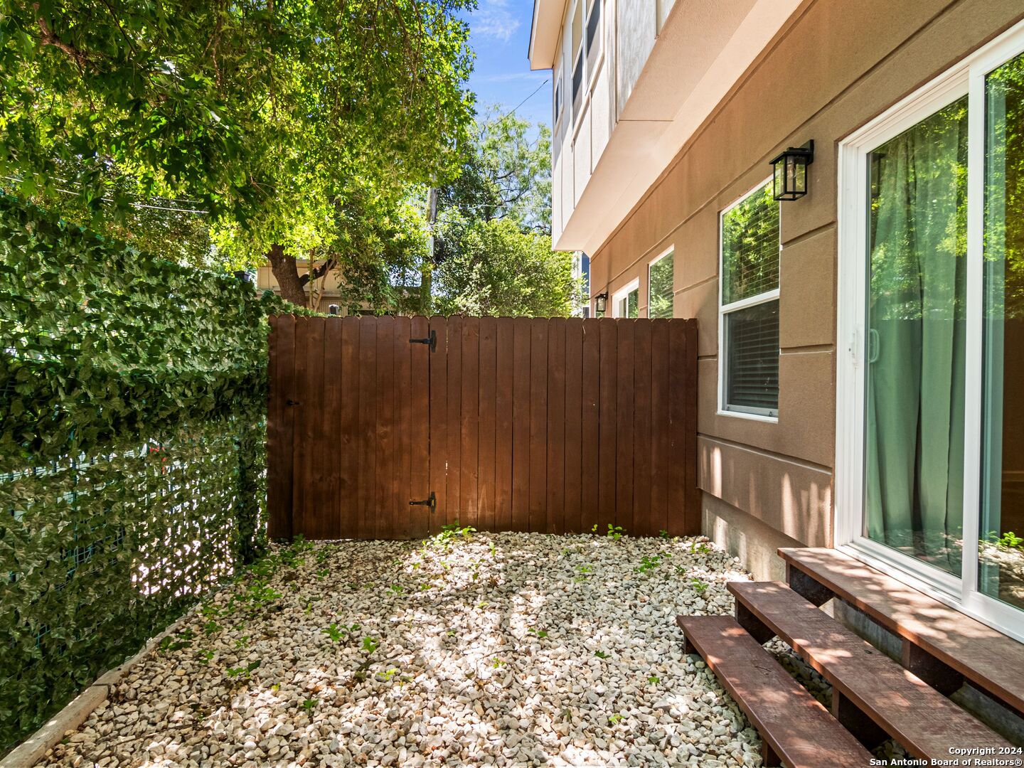 1002 MORNINGSIDE DRIVE 6