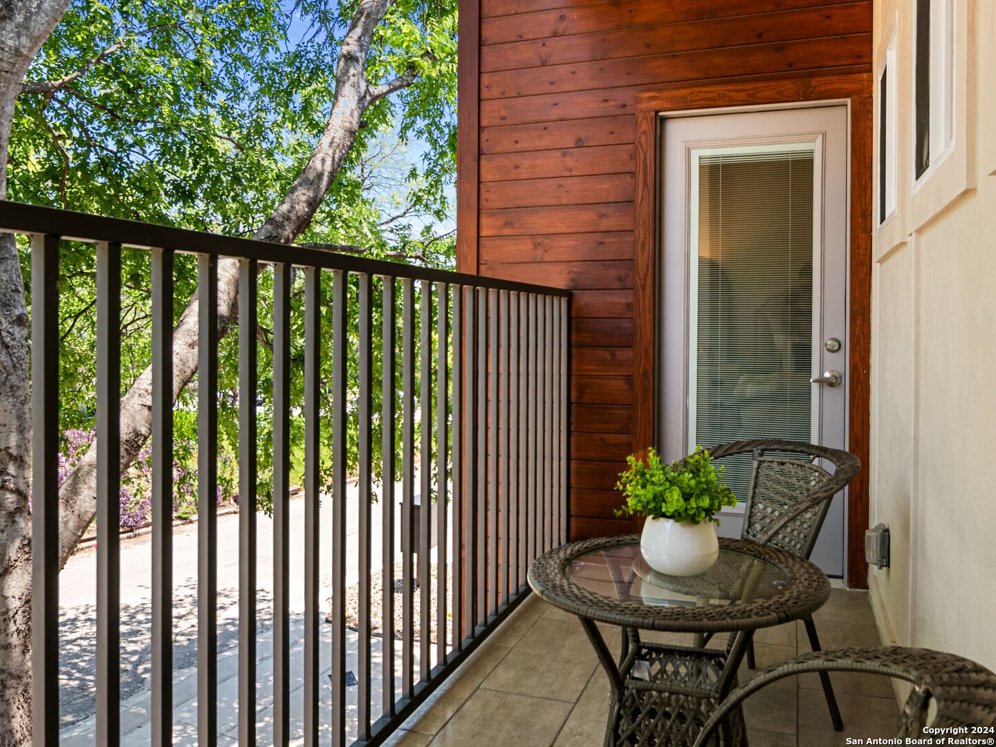 1002 MORNINGSIDE DRIVE 6
