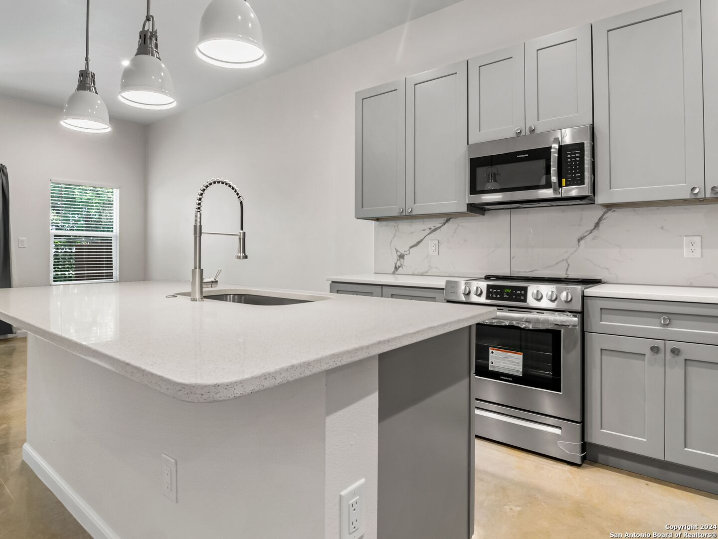 1002 MORNINGSIDE DRIVE 3